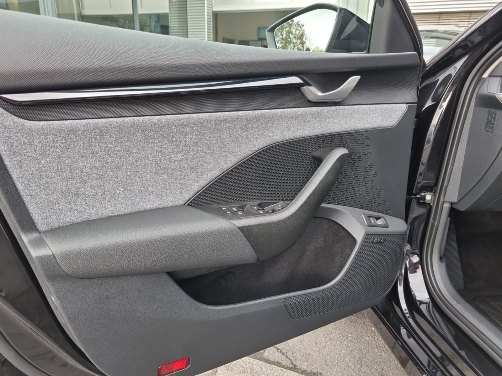 Skoda Octavia Combi 1.5TSI Selection DSG Navi LED EPH