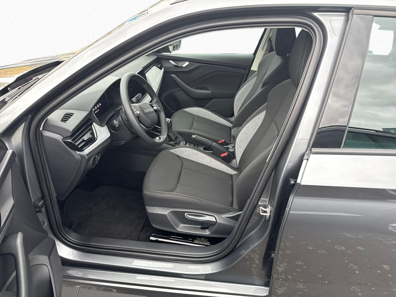 Skoda Kamiq Tour 1.5 TSI DSG GRA Navi LED CarPlay GRA