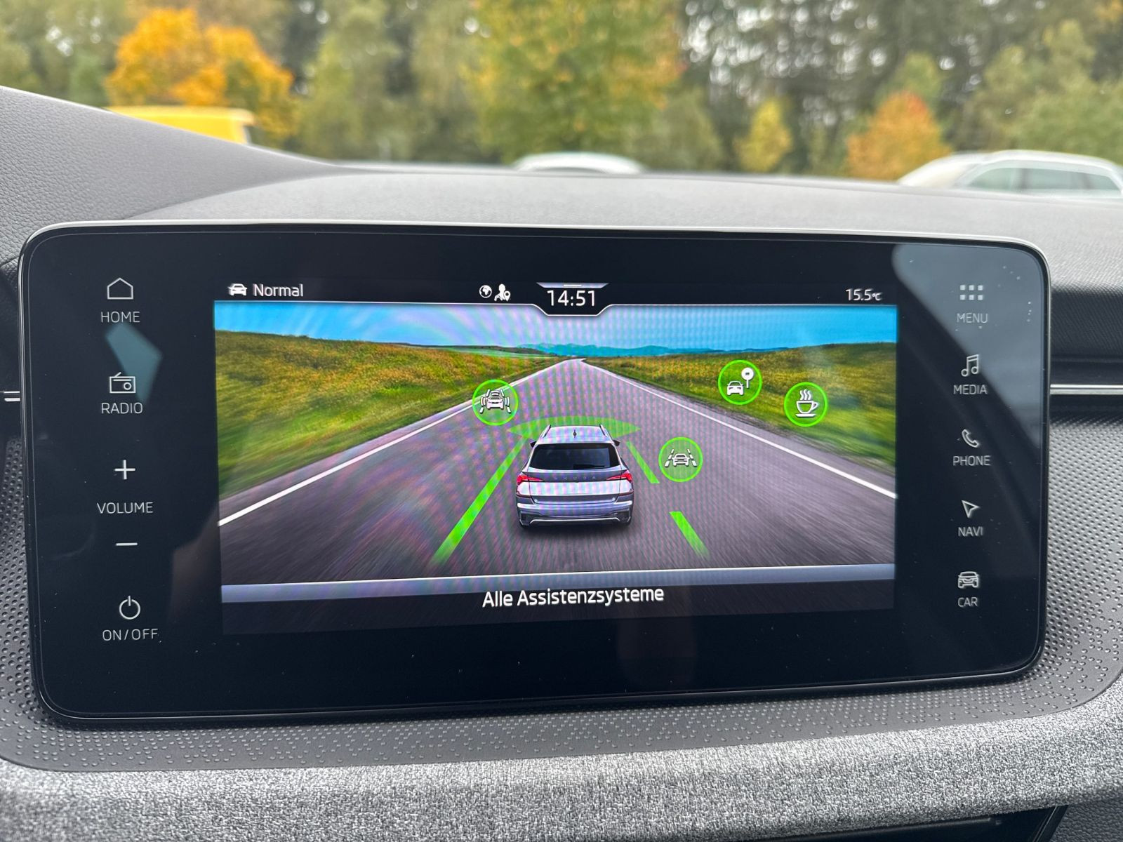 Skoda Kamiq Tour 1.5 TSI DSG GRA Navi LED CarPlay GRA