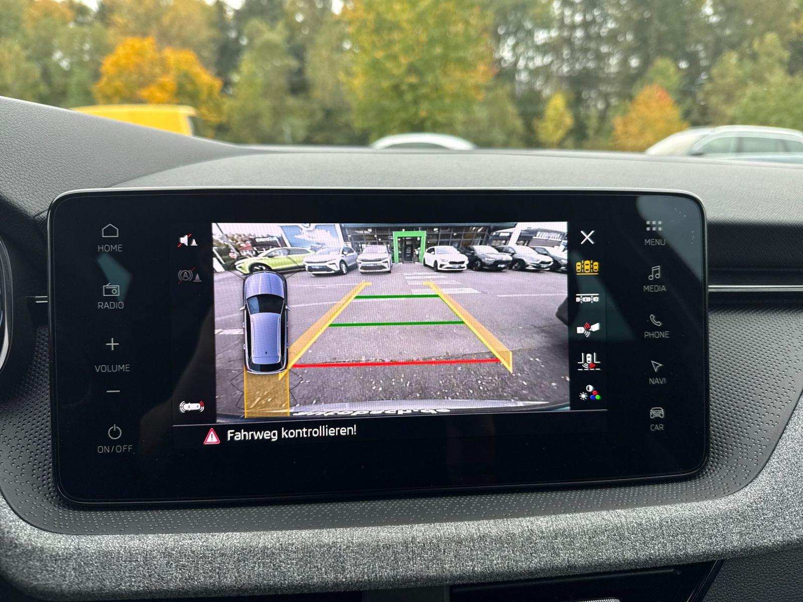 Skoda Kamiq Tour 1.5 TSI DSG GRA Navi LED CarPlay GRA