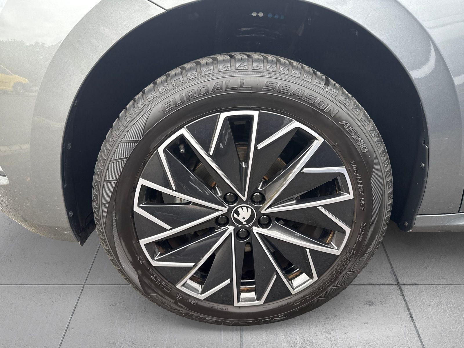 Skoda Kamiq Tour 1.5 TSI DSG GRA Navi LED CarPlay GRA