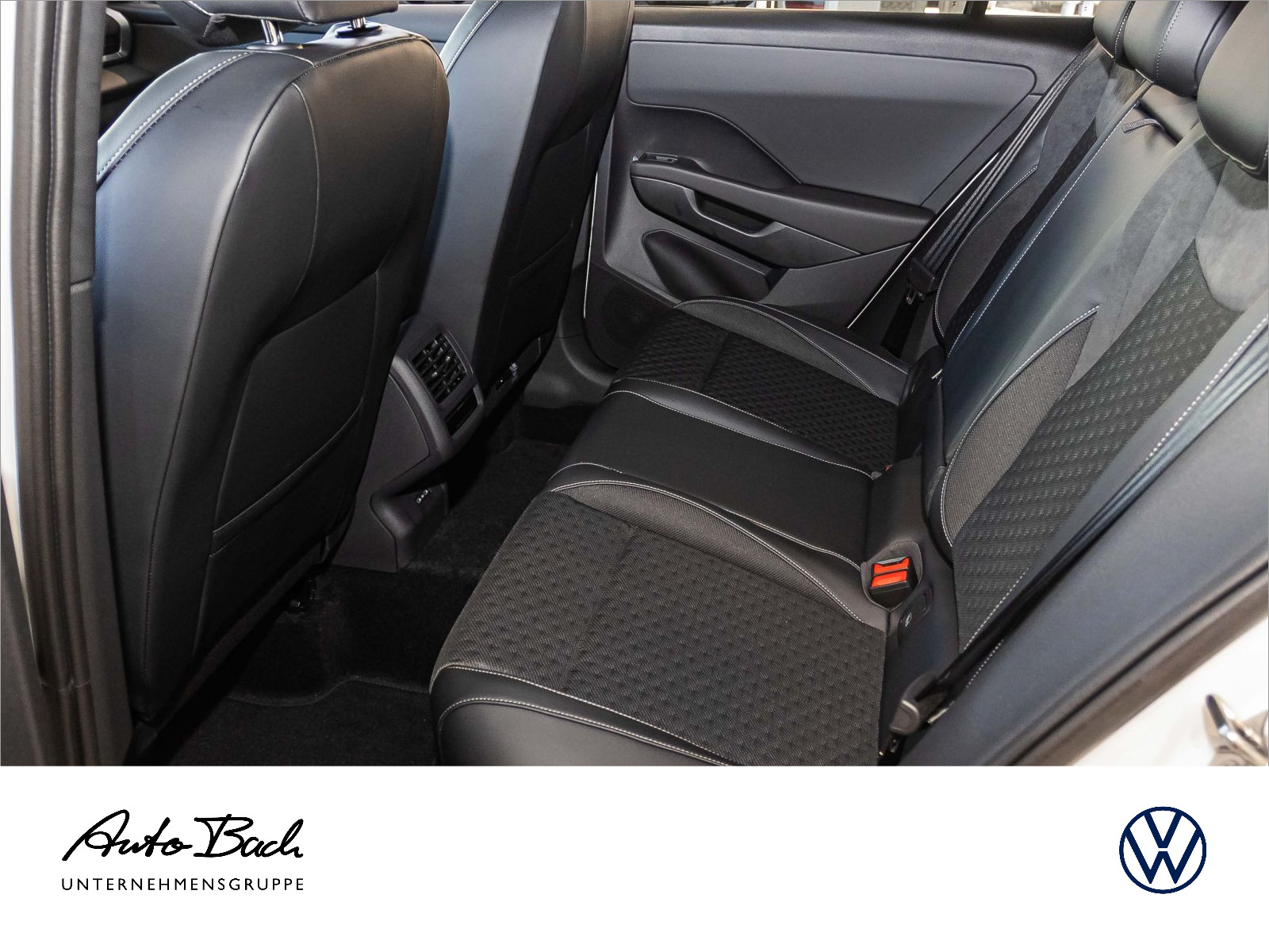 Volkswagen T-Roc R-Line 1.5 l eTSI OPF 110 kW (150 PS) 7-Gang-Doppelkupplungsgetriebe DSG