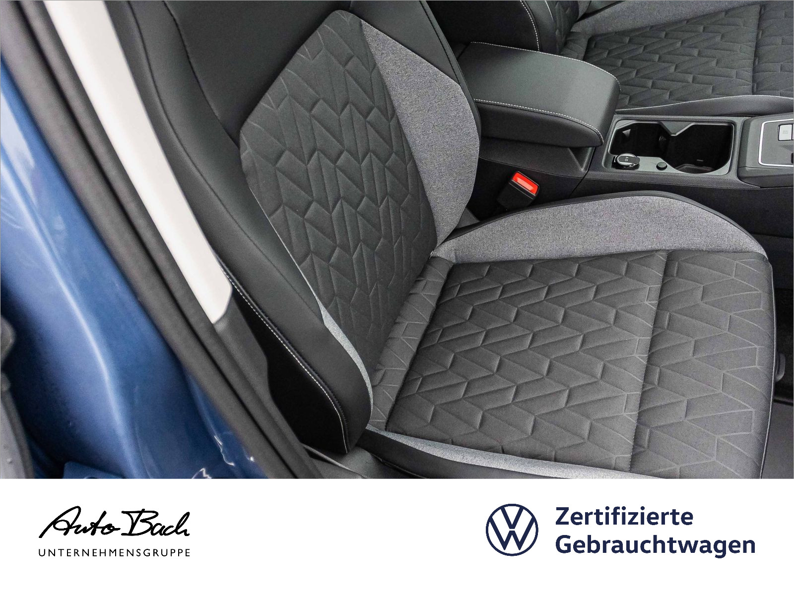 Volkswagen Golf VIII Life 1.5 eTSI DSG Navi LED ACC CarPlay AHK