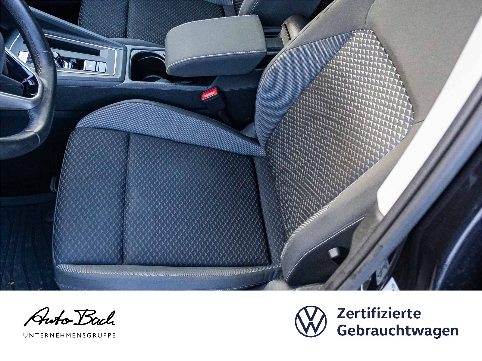 Volkswagen Golf VIII 2.0 TDI Active DSG Navi LED Digital Cockpit ACC EPH DAB