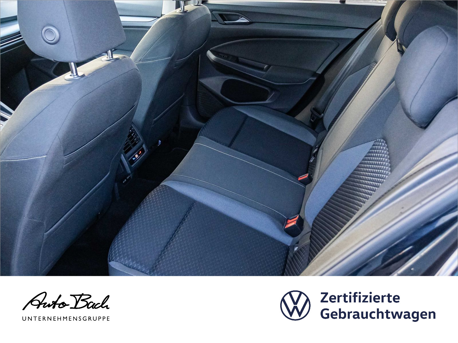 Volkswagen Golf VIII 2.0 TDI Active DSG Navi LED Digital Cockpit ACC EPH DAB
