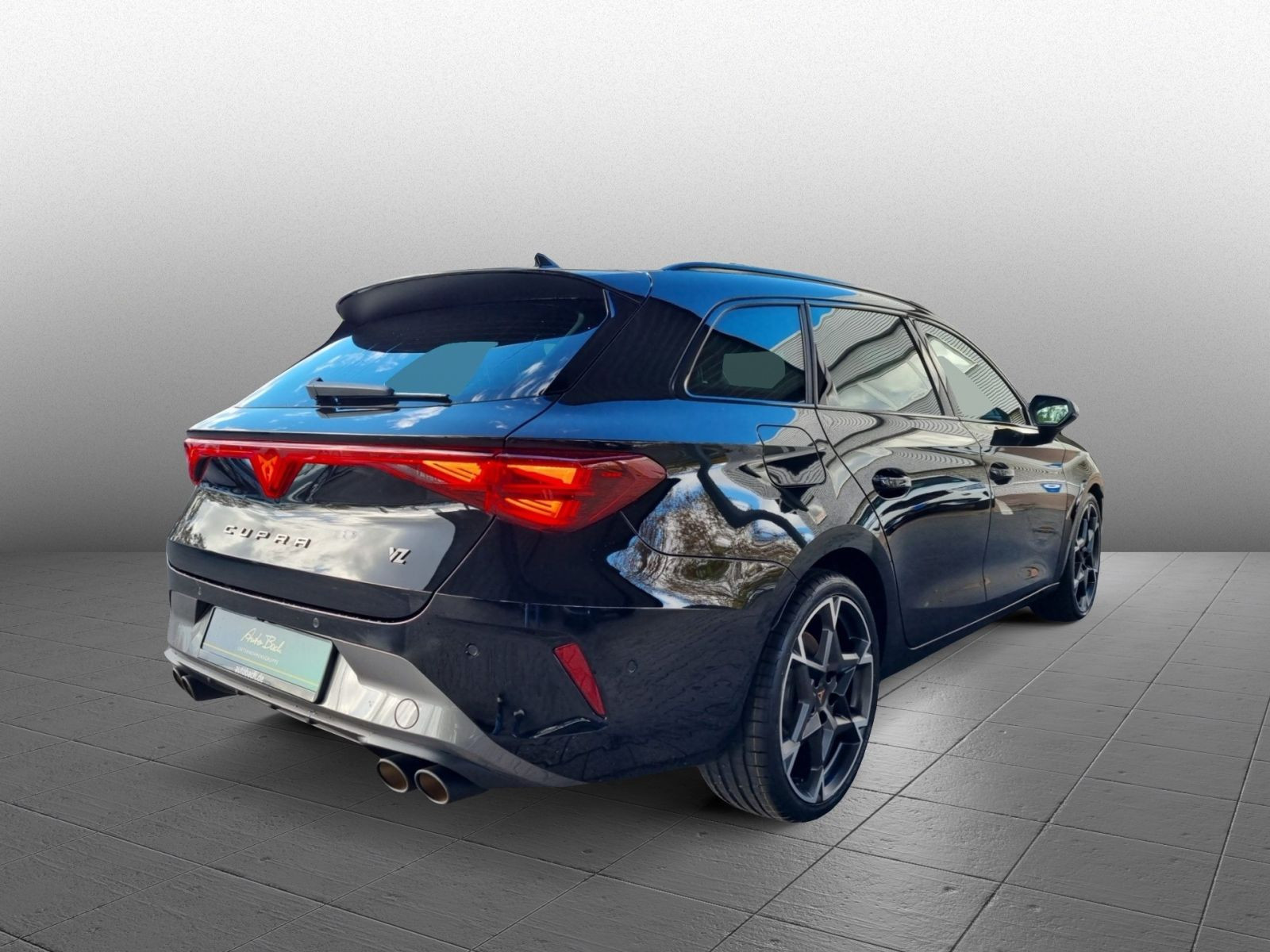 Cupra Leon Sportstourer VZ 2.0TSI 4x4 DSG Navi LED ACC