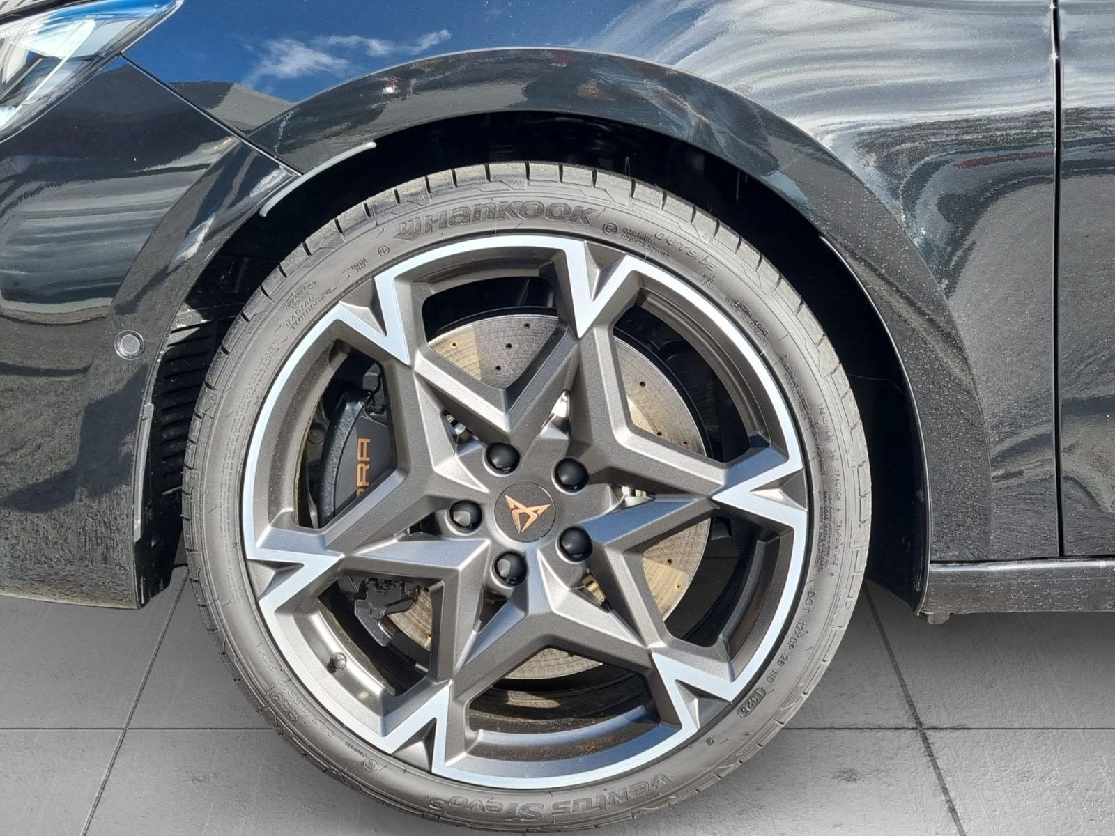 Cupra Leon Sportstourer VZ 2.0TSI 4x4 DSG Navi LED ACC