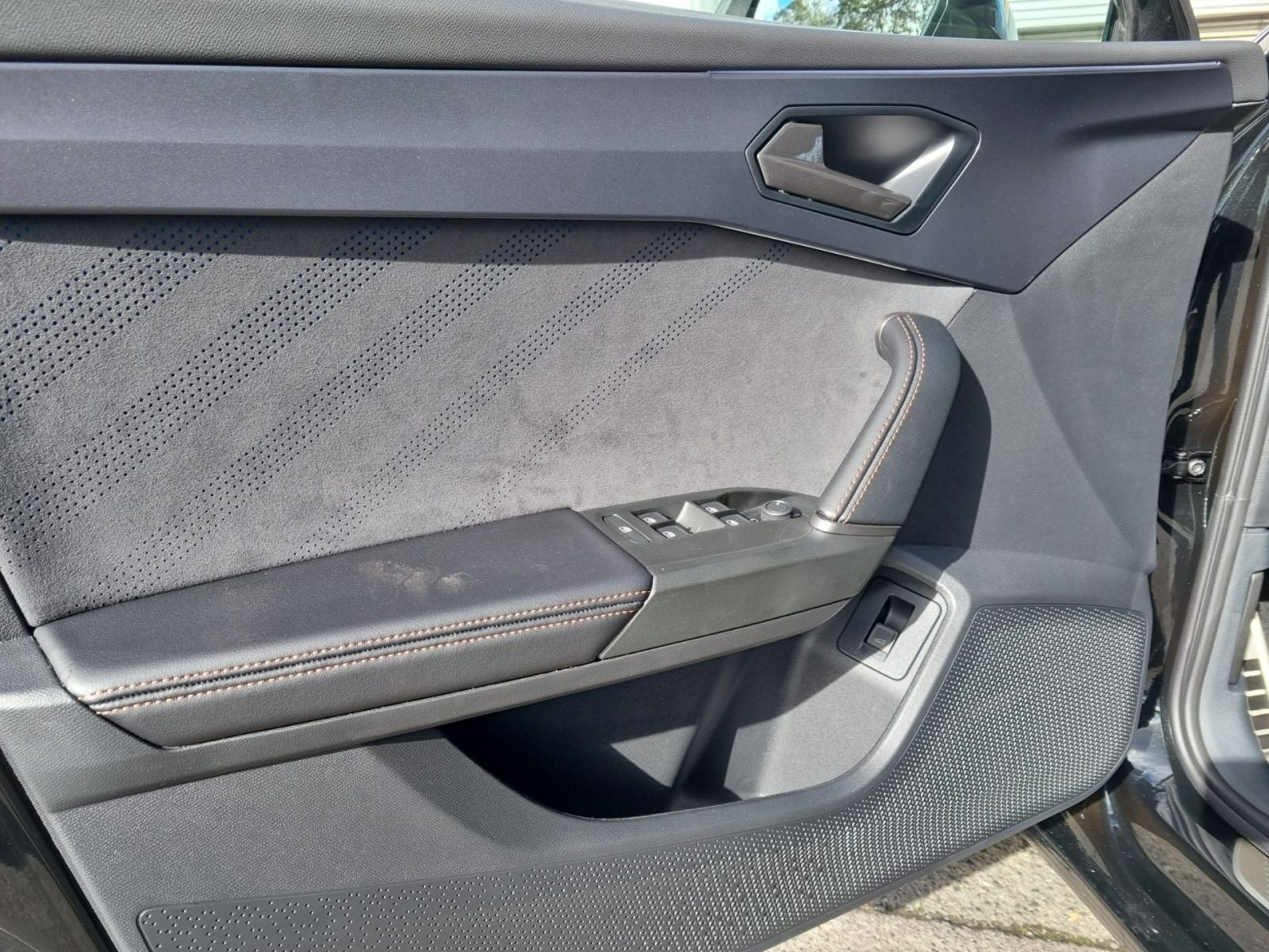 Cupra Leon Sportstourer VZ 2.0TSI 4x4 DSG Navi LED ACC