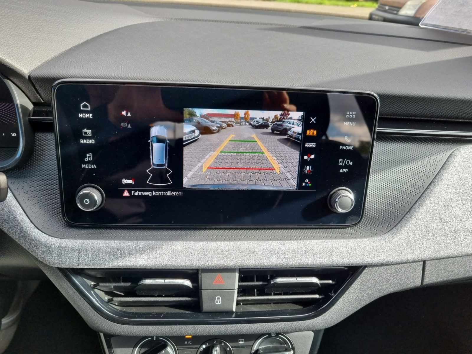 Skoda Kamiq 1.0TSI Selection 130 Jahre LED CarPlay GRA