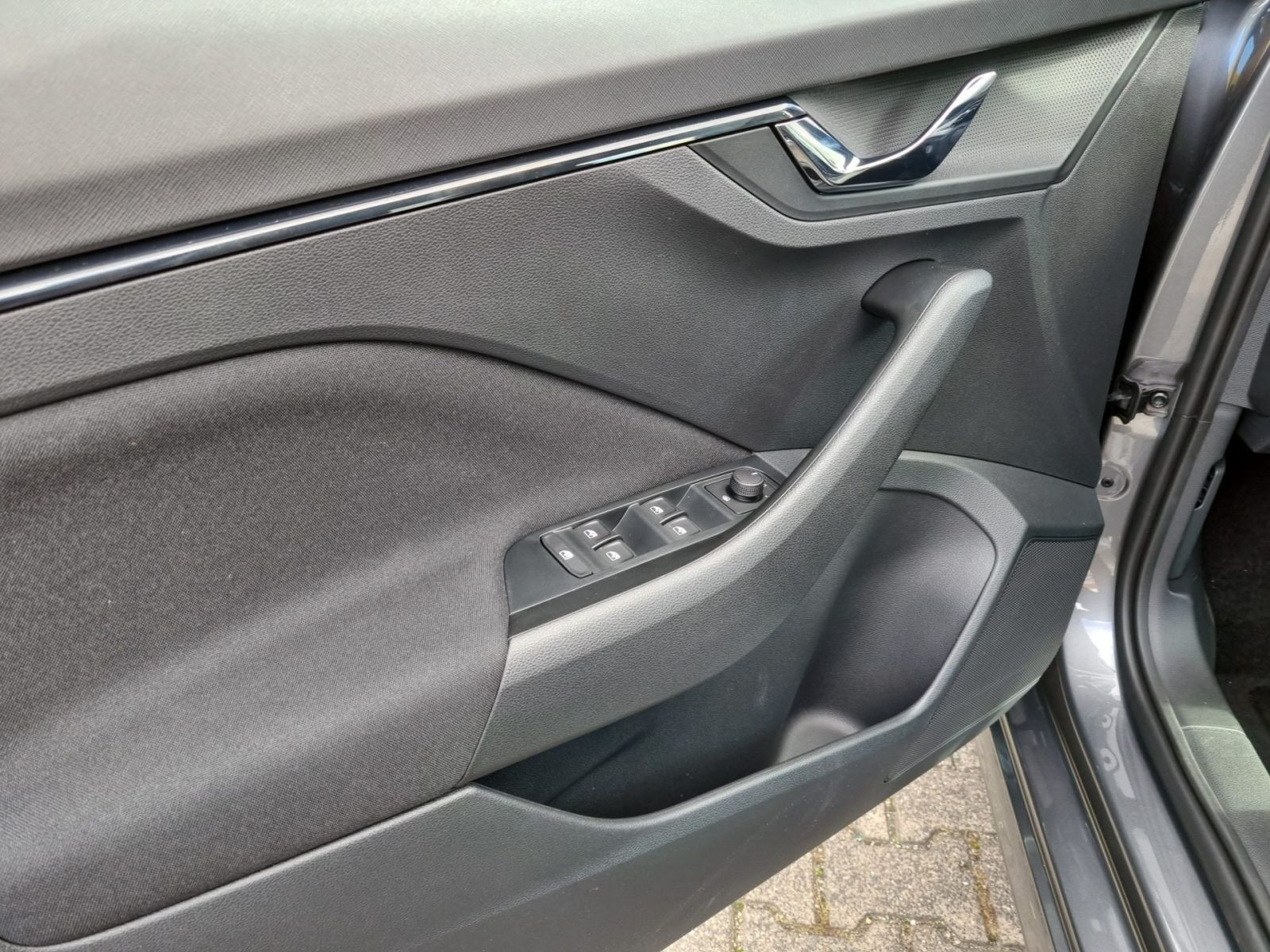 Skoda Kamiq 1.0TSI Selection 130 Jahre LED CarPlay GRA