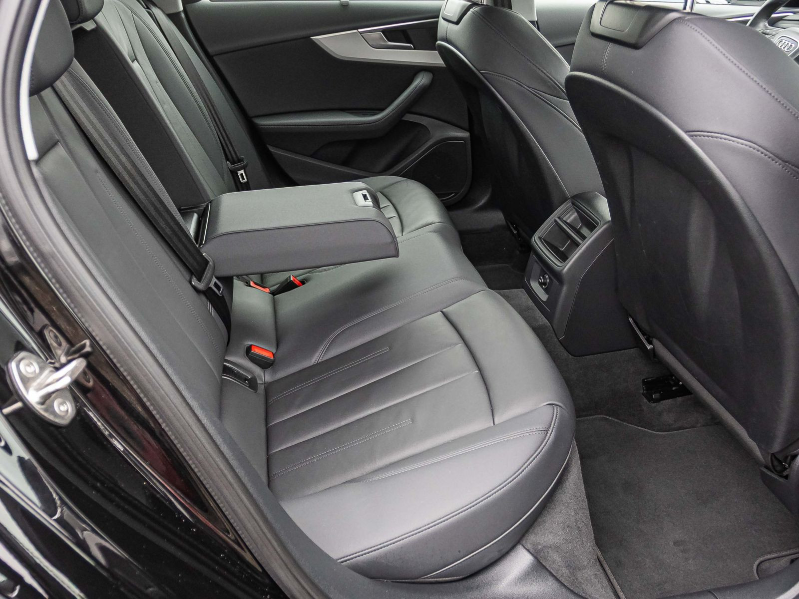 Audi A4 Avant 35TDI Stronic Navi LED HuD ACC EPH