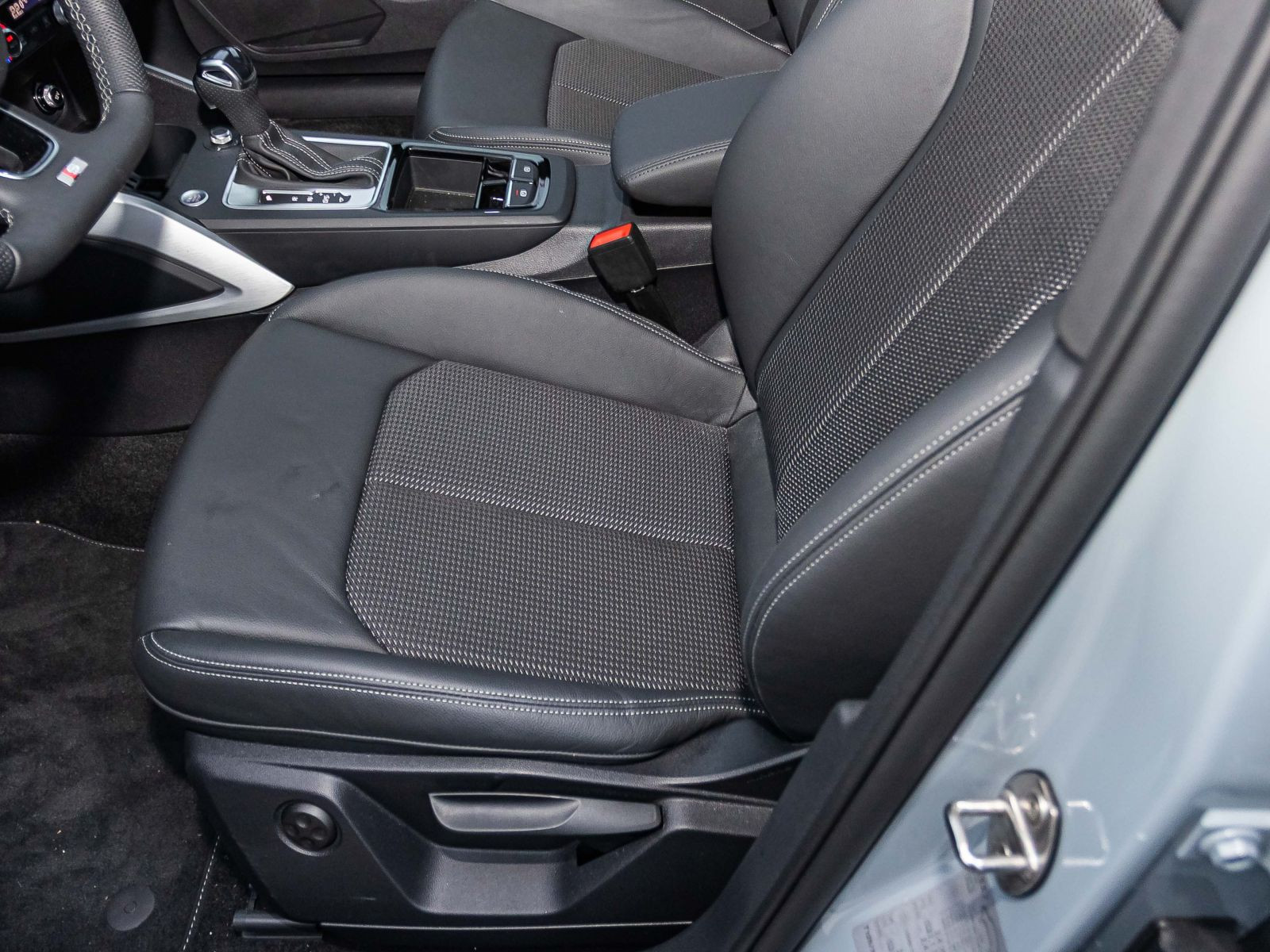 Audi Q2 Advanced S line 35TFSI Stronic Navi EPH AHK