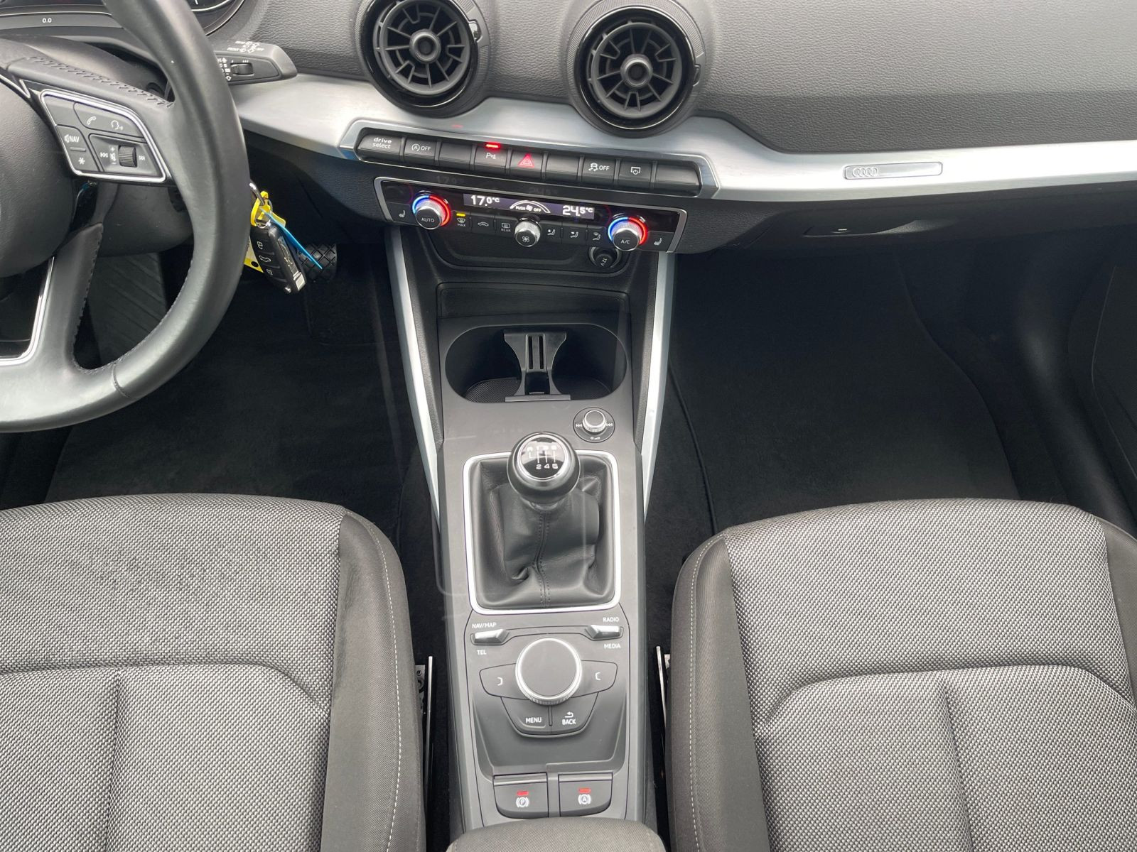 Audi Q2 Sport 1.6 TDI Navi LED GRA EPH