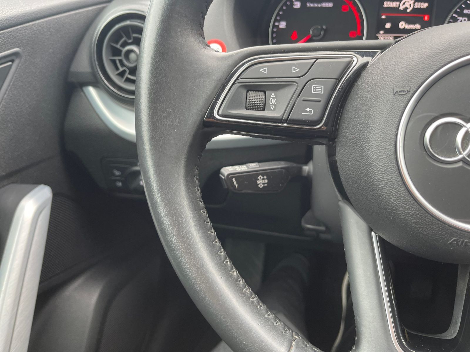 Audi Q2 Sport 1.6 TDI Navi LED GRA EPH
