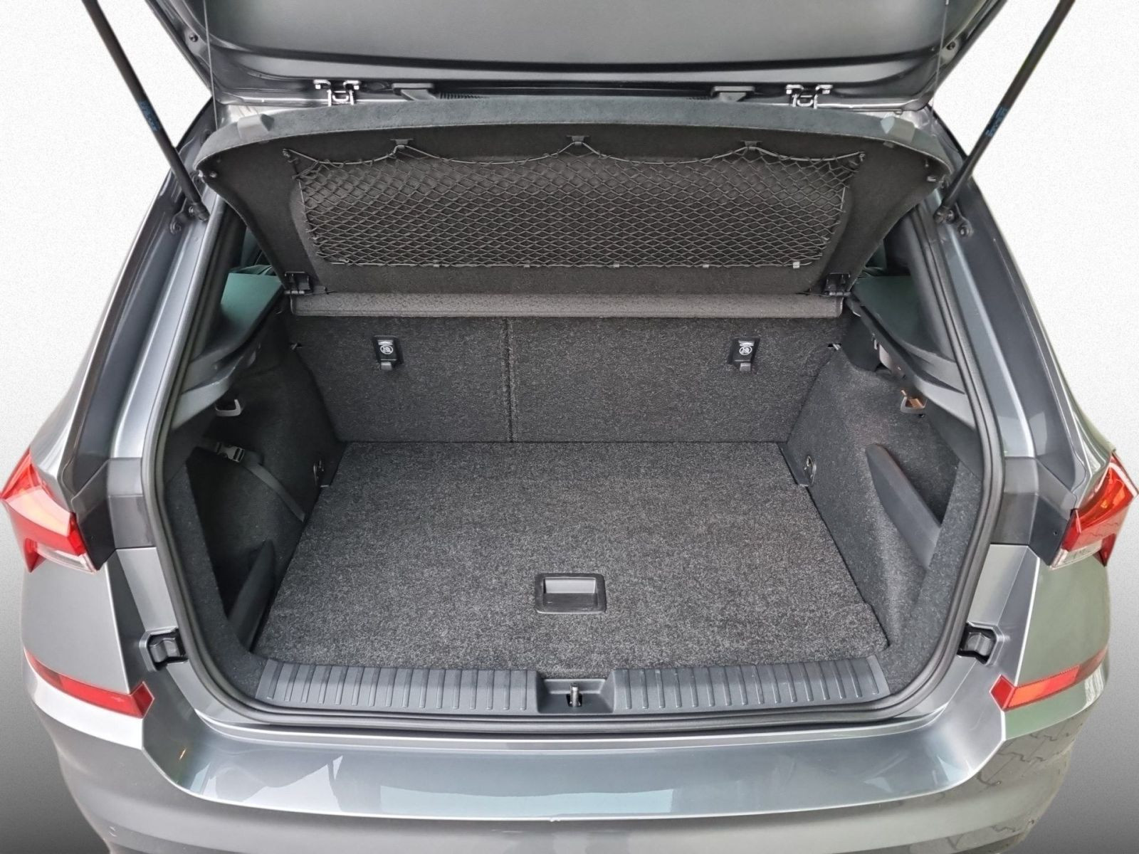 Skoda Kamiq 1.5TSI Monte Carlo Navi LED Panorama ACC