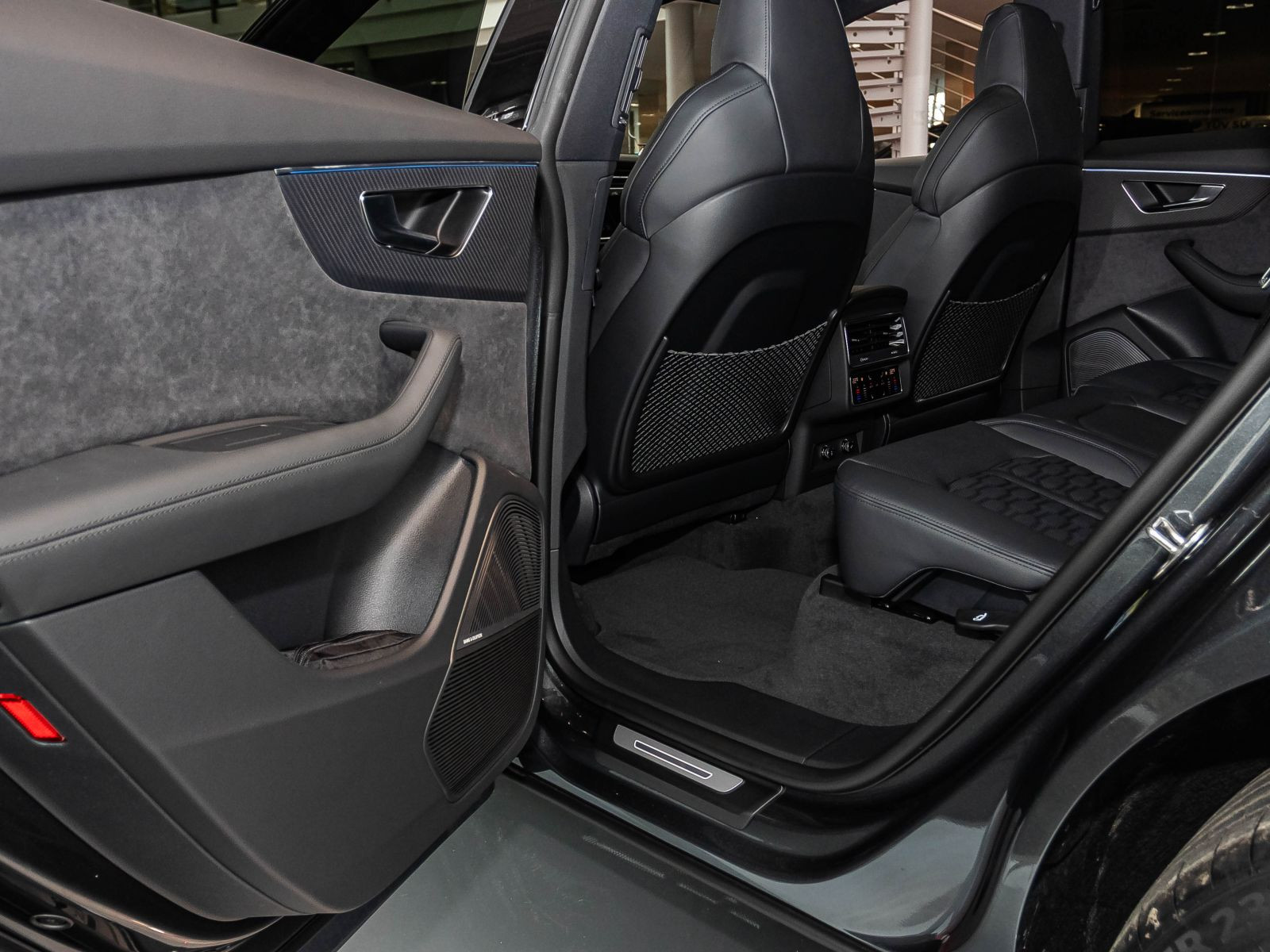 Audi RS Q8  441 kW RS-Dynamik Keramik Nachtsicht HuD