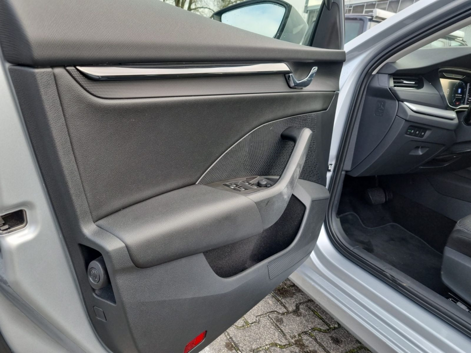 Skoda Octavia Combi 1.5 TSI DSG LED EPH KAMERA NAVI 