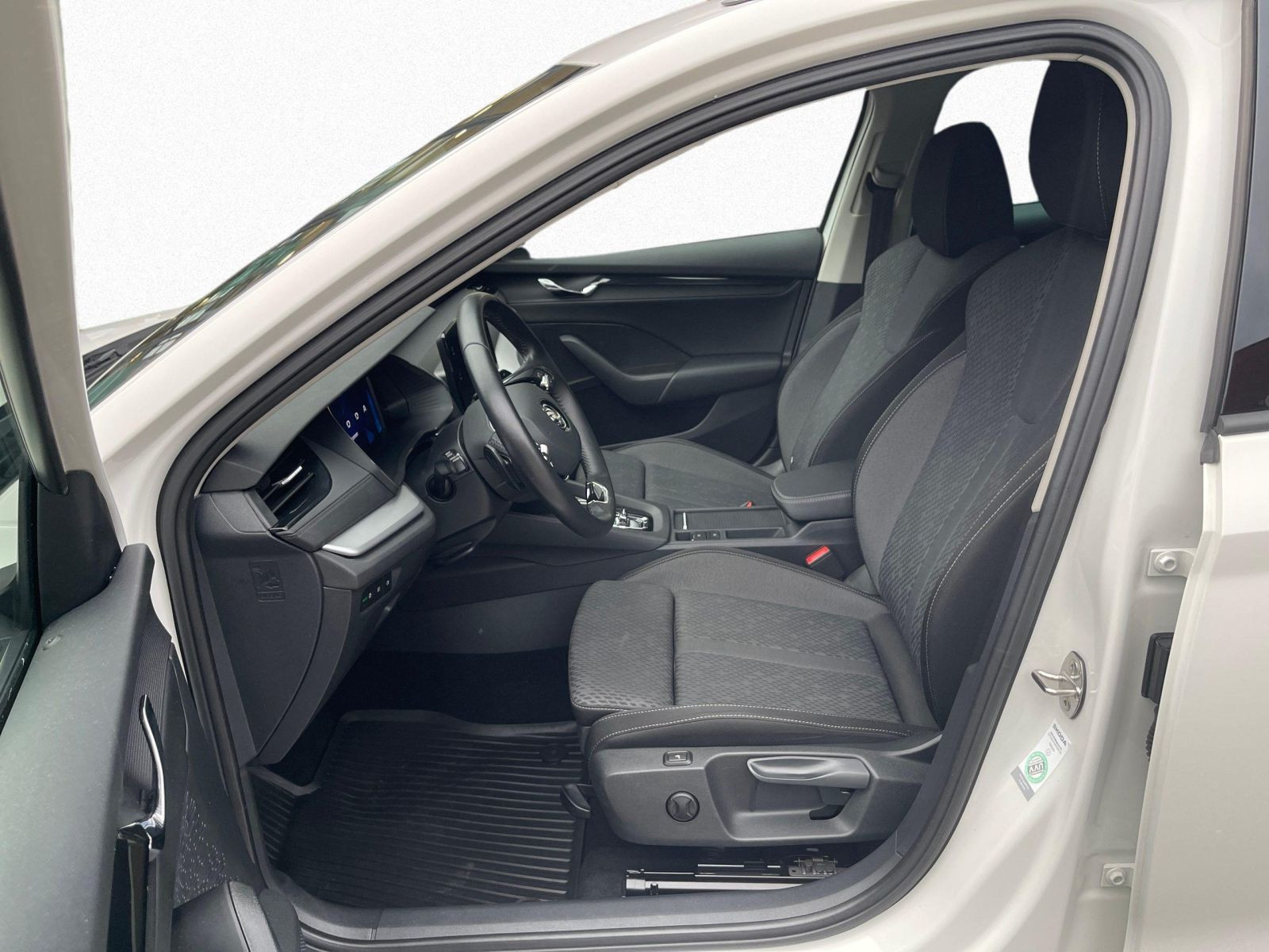 Skoda Octavia Combi Clever 2.0 TDI DSG NAVI CARPLAY