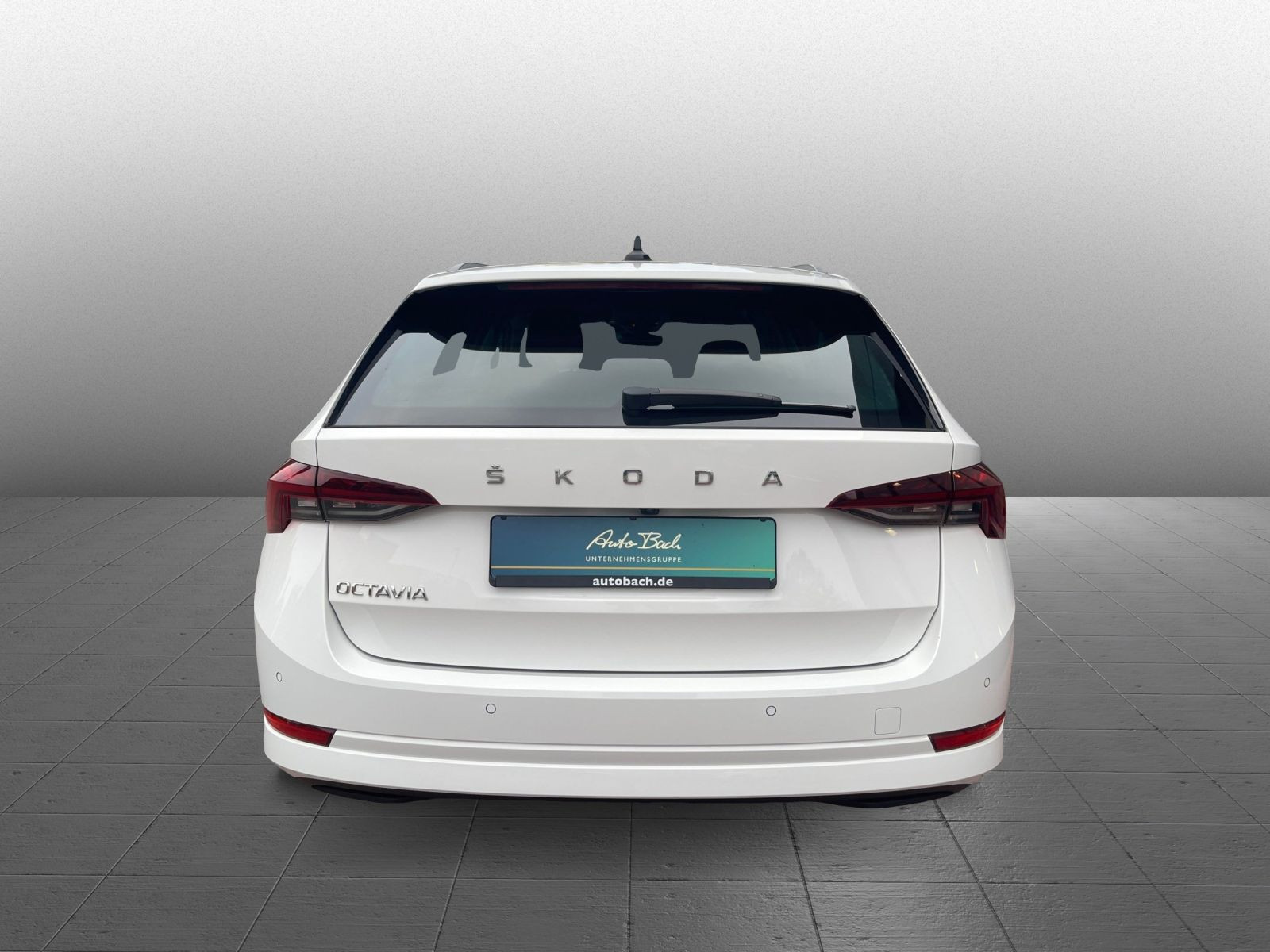 Skoda Octavia Combi Clever 2.0 TDI DSG NAVI CARPLAY