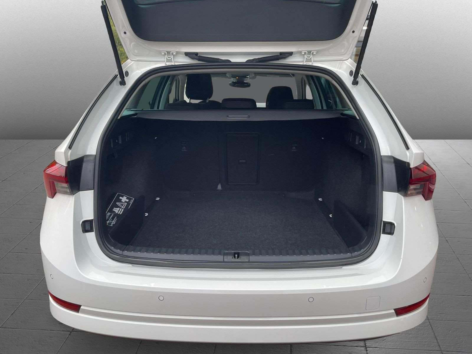 Skoda Octavia Combi Clever 2.0 TDI DSG NAVI CARPLAY