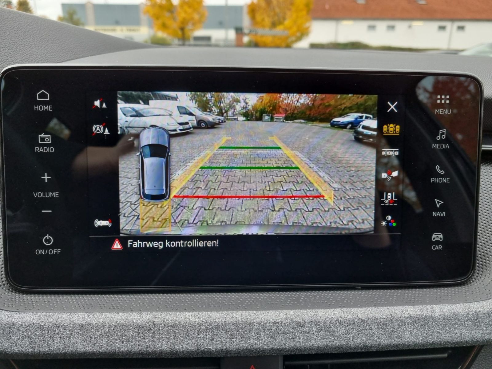 Skoda Kamiq 1.5 TSI Selection DSG Navi LED CarPlay ACC
