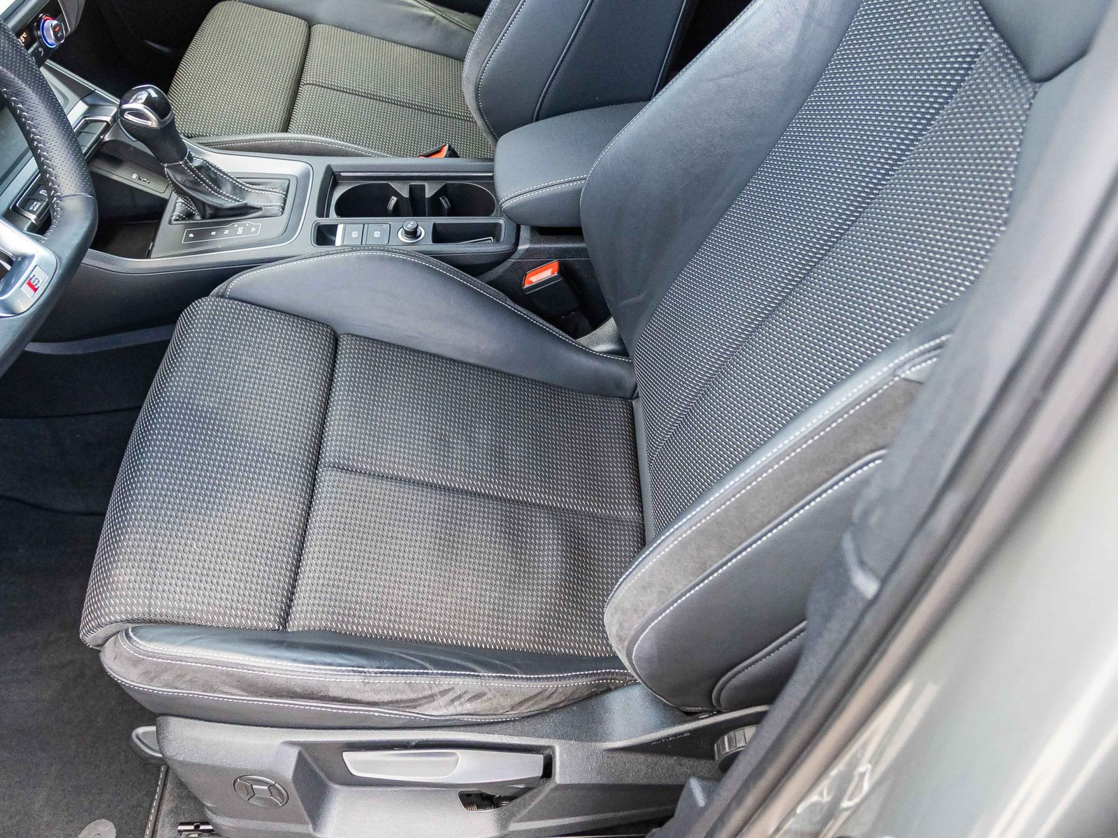 Audi Q3 Sportback S line 35TFSI Stronic Navi EPH LED