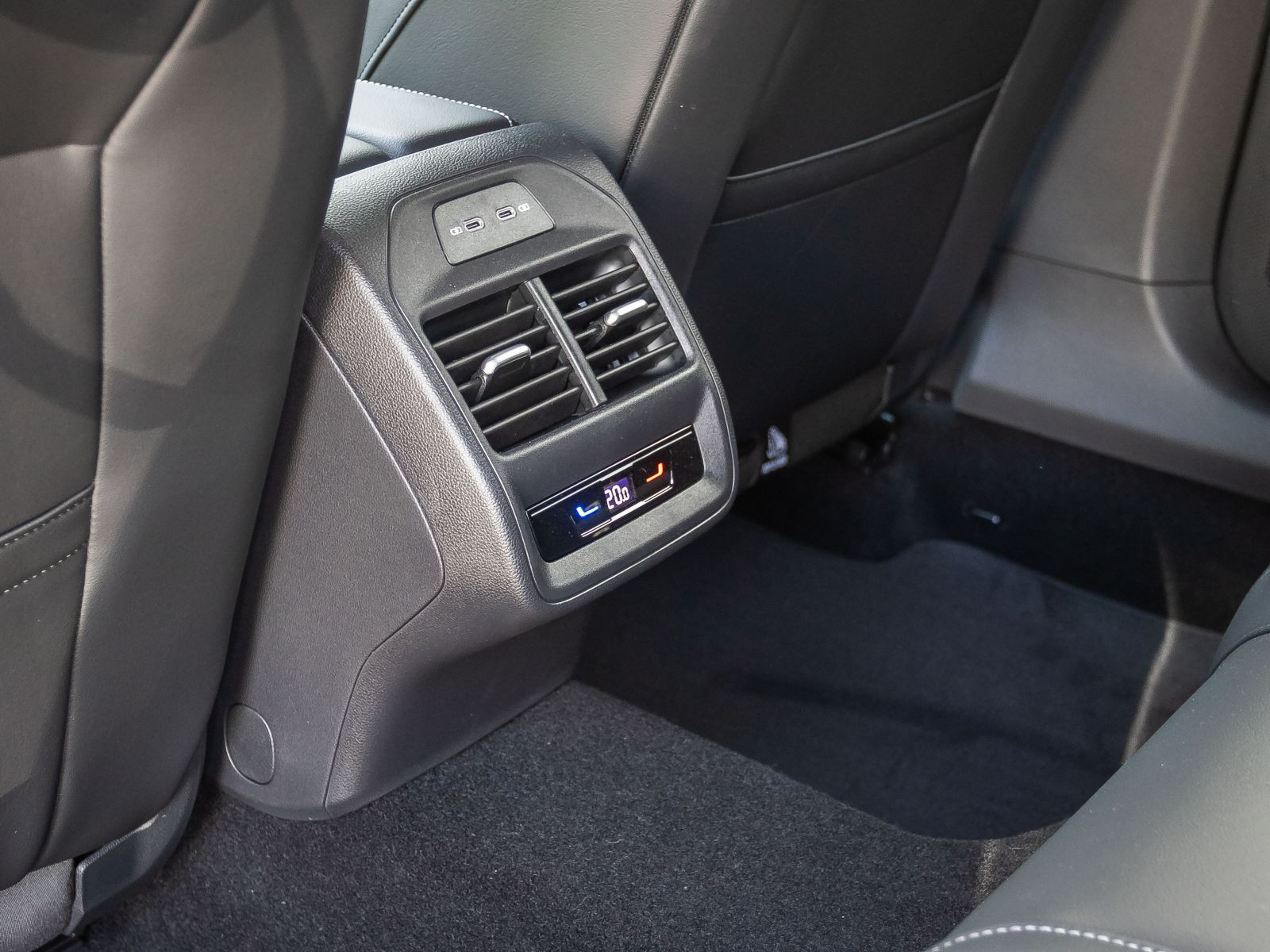 Volkswagen Passat Variant 2.0 TDI DSG Business, LED-Matrix, Navi, Area View inkl. Rückfahrkamera, App-Connect