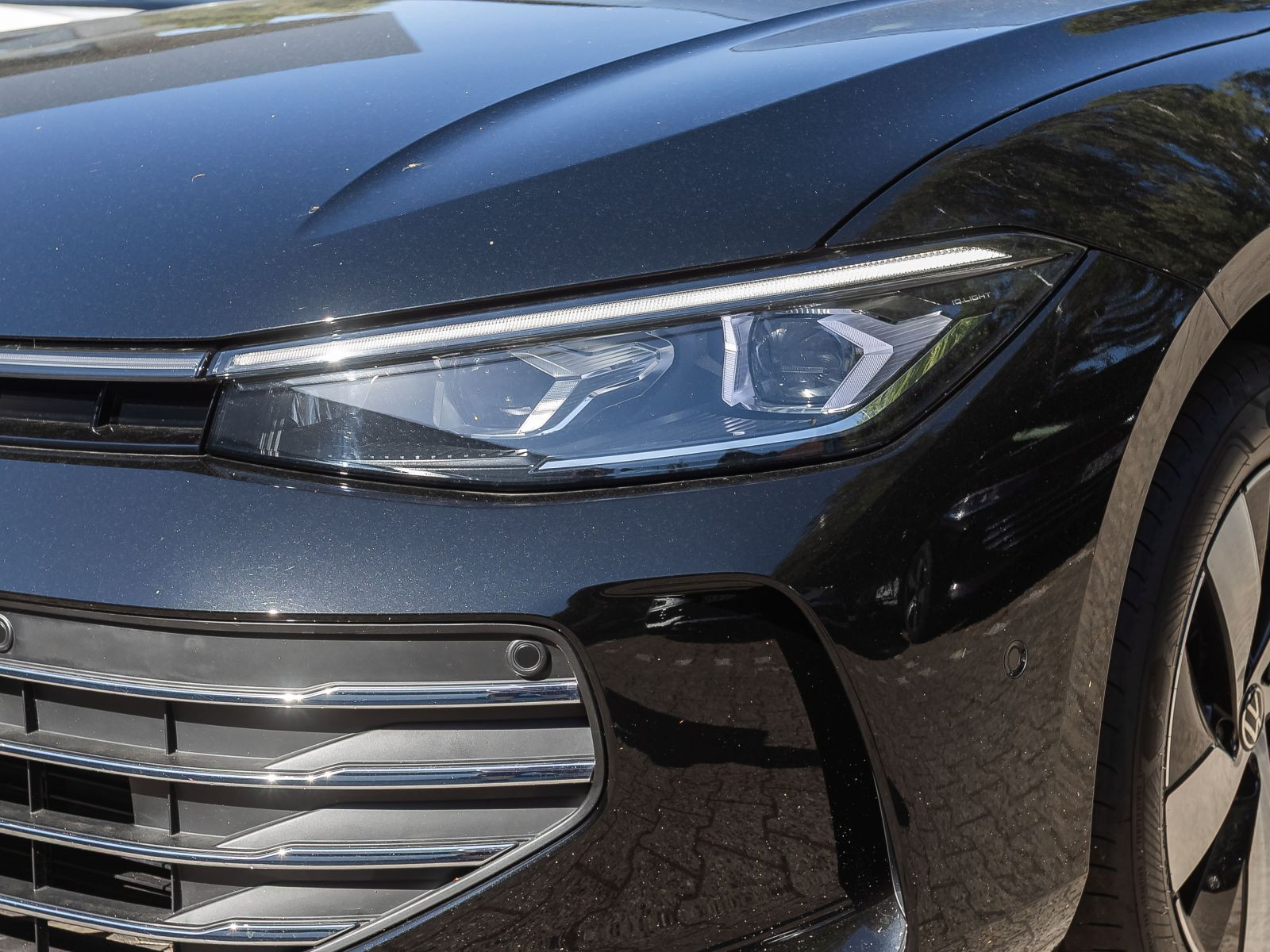 Volkswagen Passat 2.0 TDI DSG Business, LED-Matrix, Navi, DCC, Area View inkl. Rückfahrkamera