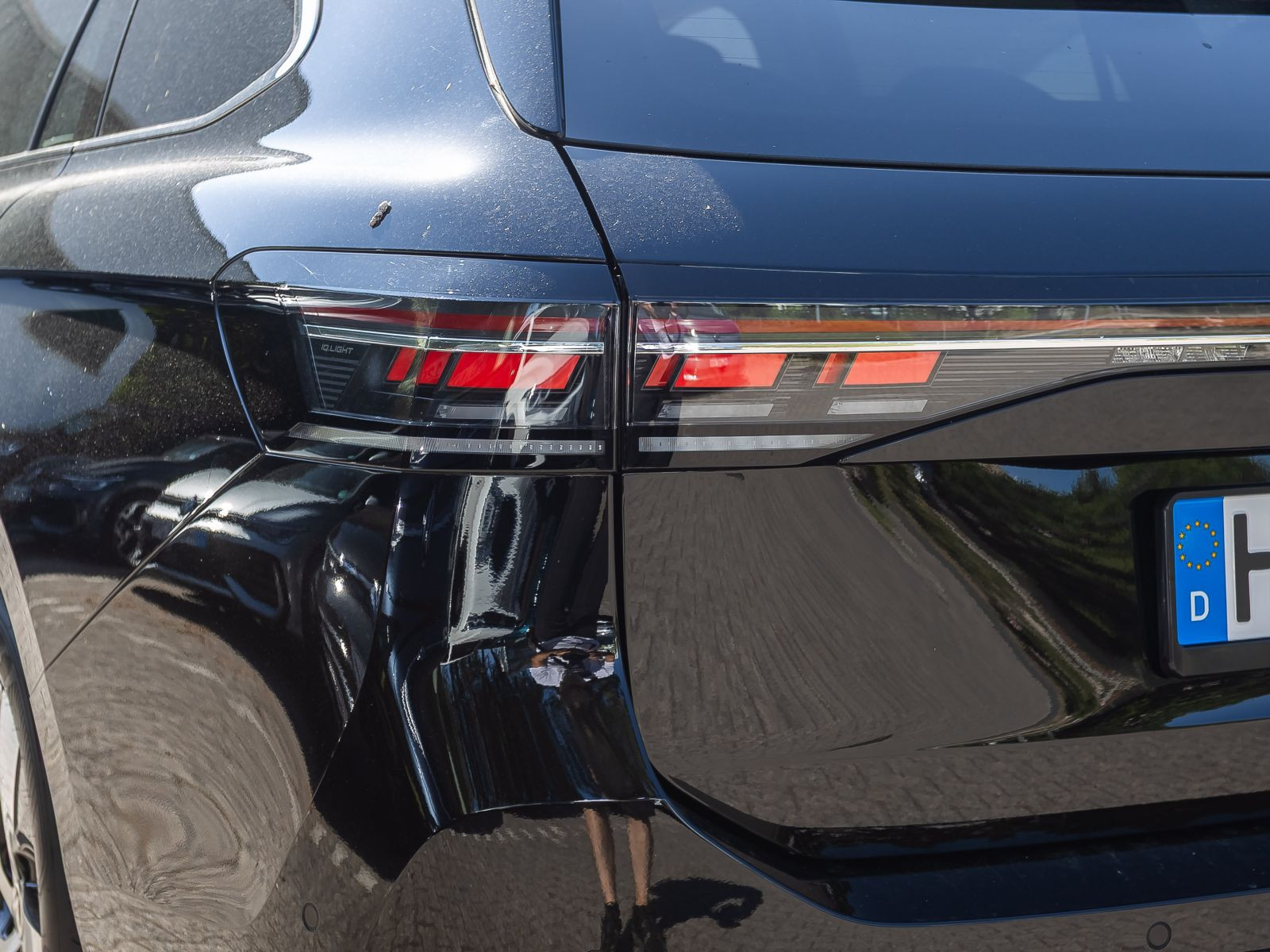 Volkswagen Passat 2.0 TDI DSG Business, LED-Matrix, Navi, DCC, Area View inkl. Rückfahrkamera