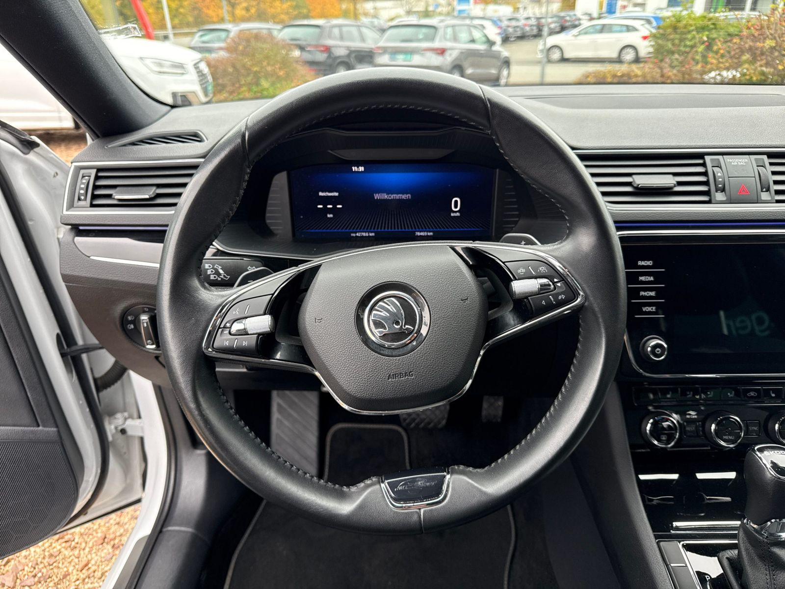 Skoda Superb Combi L&K 2.0 TDI DSG AHK ACC DCC LED