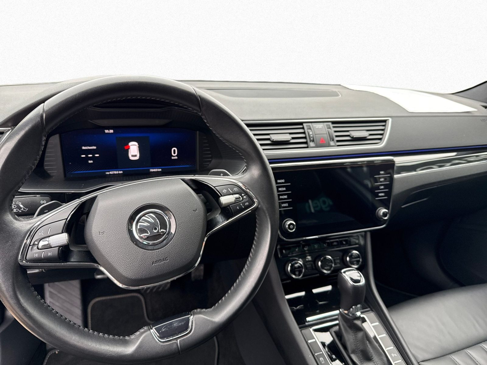 Skoda Superb Combi L&K 2.0 TDI DSG AHK ACC DCC LED