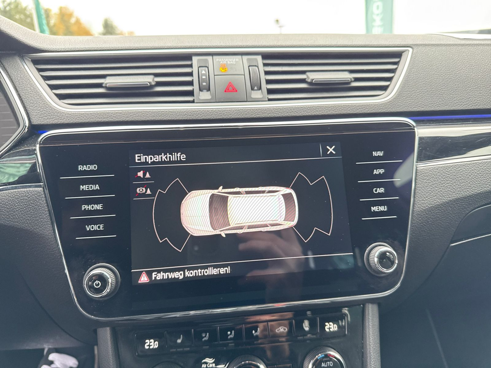 Skoda Superb Combi L&K 2.0 TDI DSG AHK ACC DCC LED