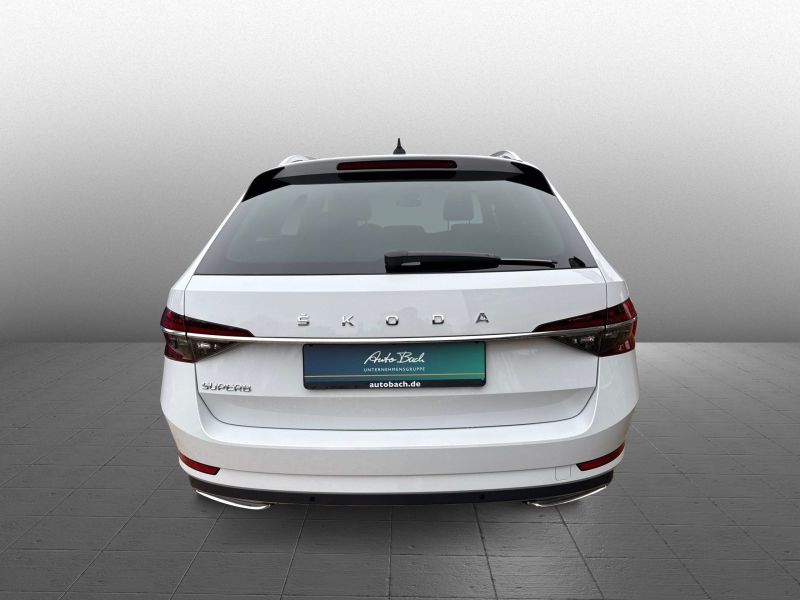 Skoda Superb Combi L&K 2.0 TDI DSG AHK ACC DCC LED