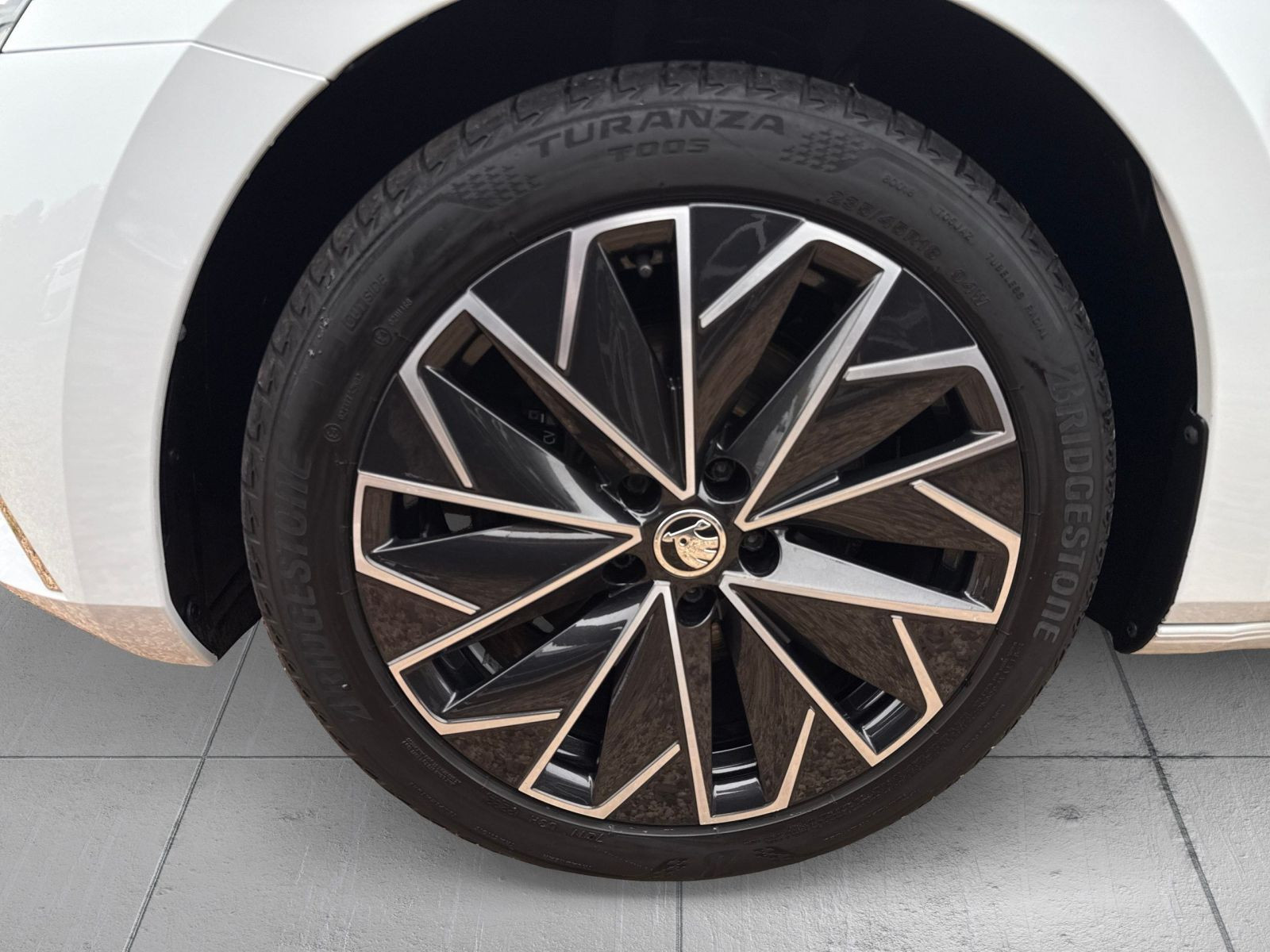 Skoda Superb Combi L&K 2.0 TDI DSG AHK ACC DCC LED