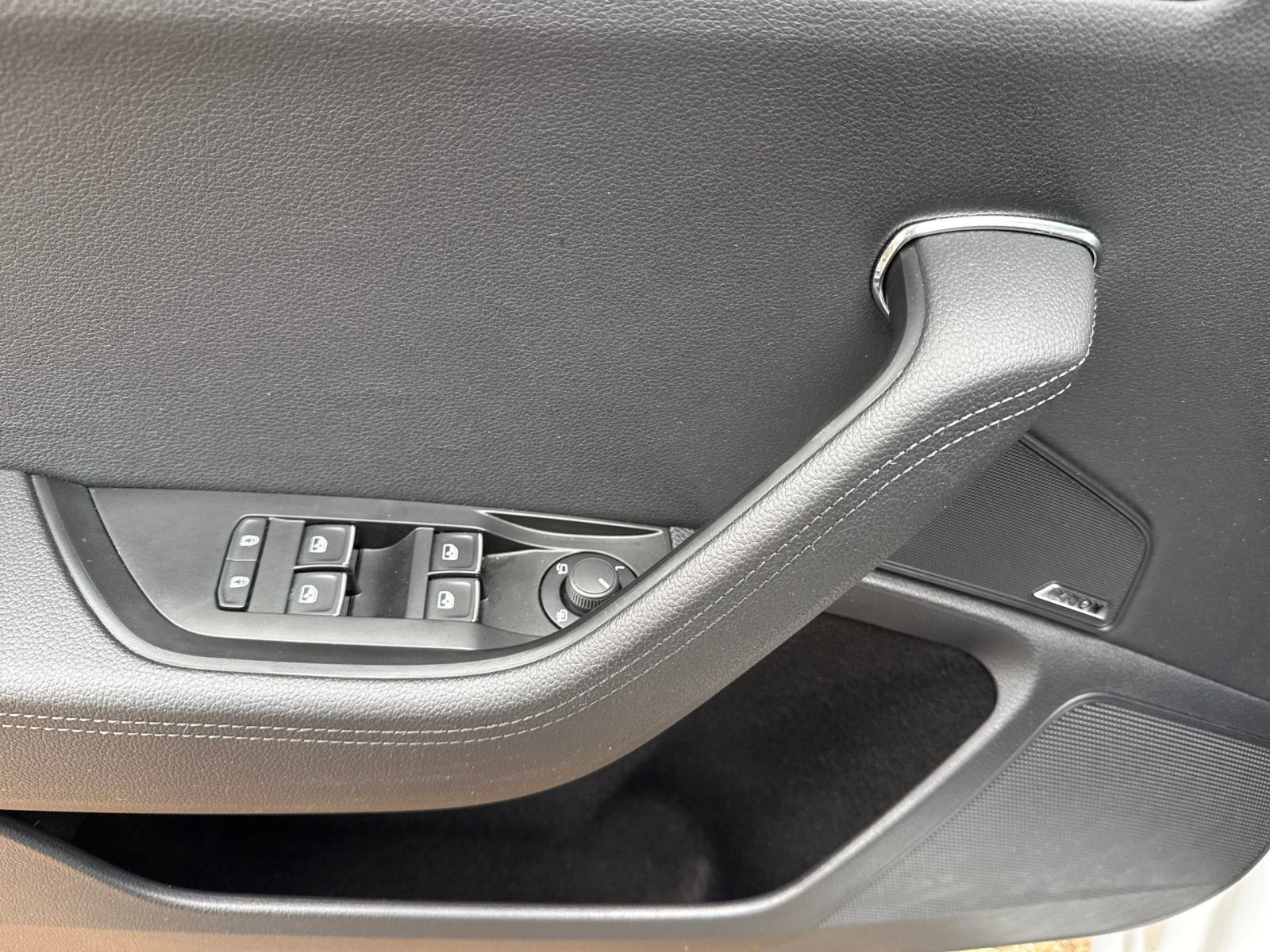 Skoda Superb Combi L&K 2.0 TDI DSG AHK ACC DCC LED