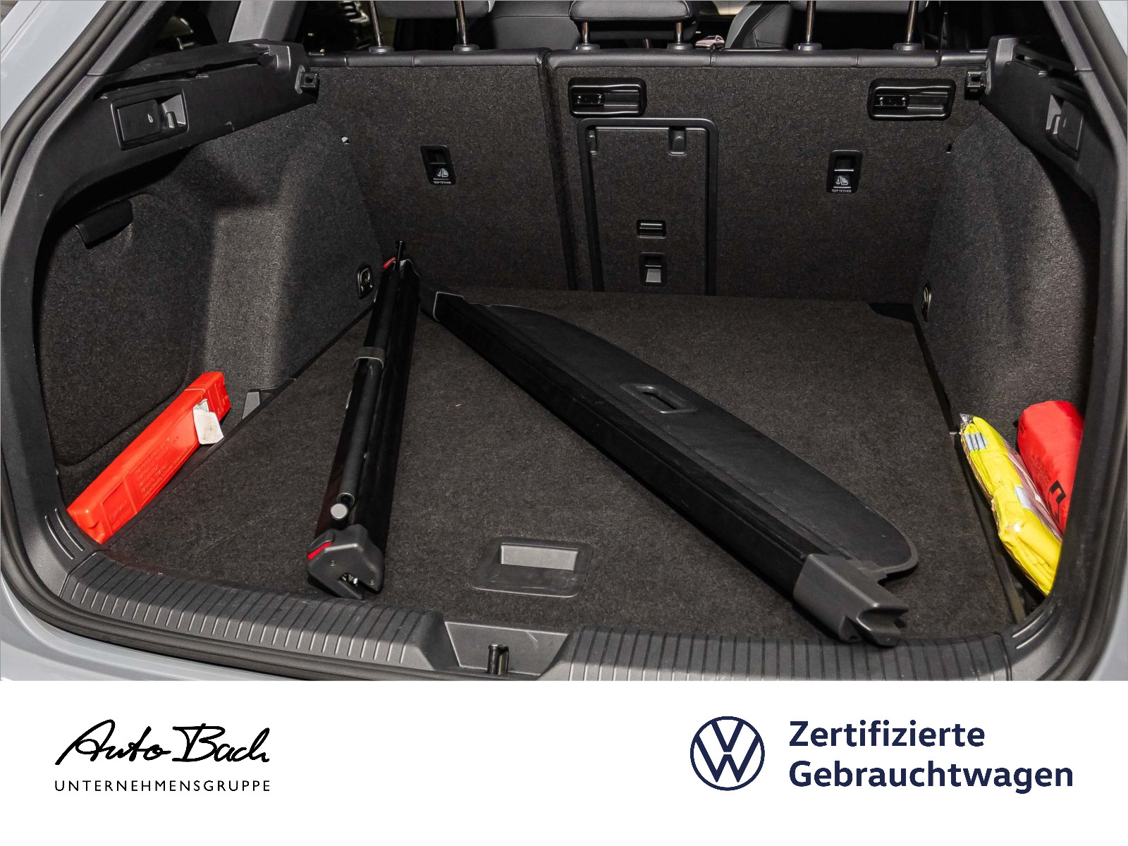 Volkswagen Golf VIII Variant 2.0 TDI DSG R-Line, Panoramadach, LED, App-Connect