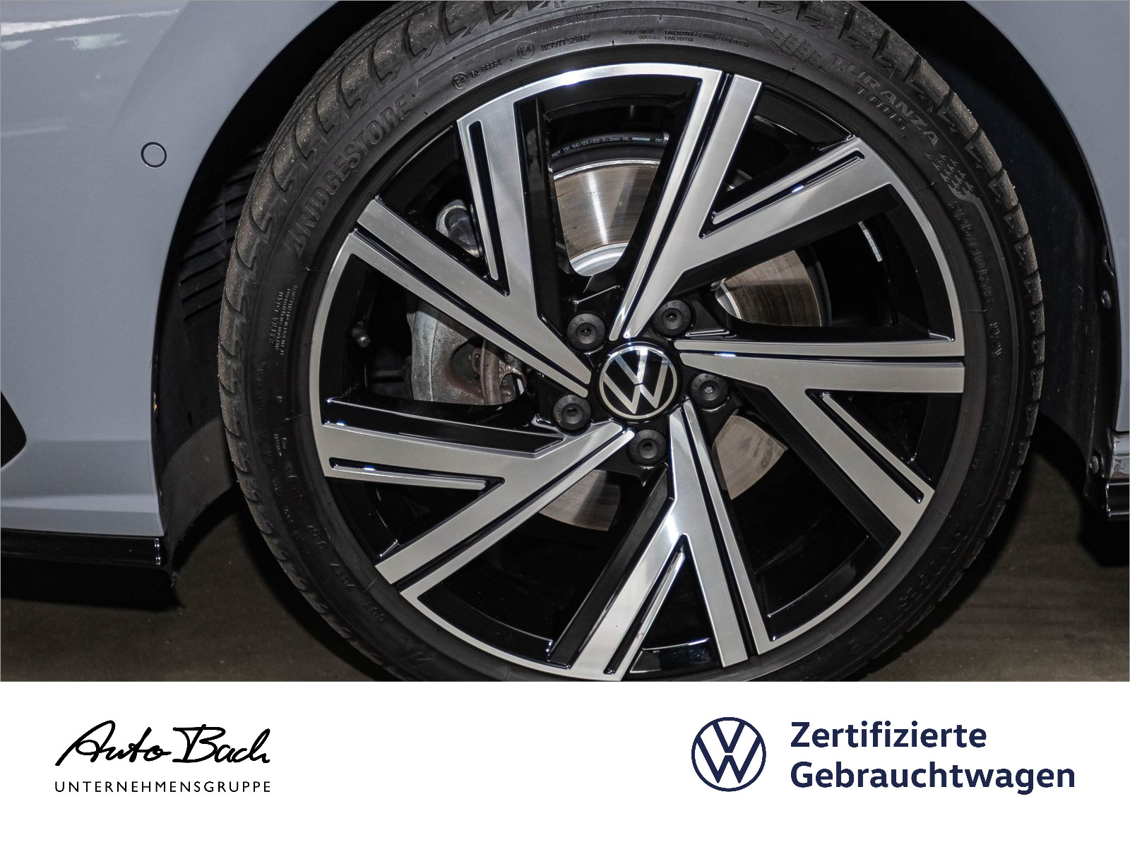 Volkswagen Golf VIII Variant 2.0 TDI DSG R-Line, Panoramadach, LED, App-Connect