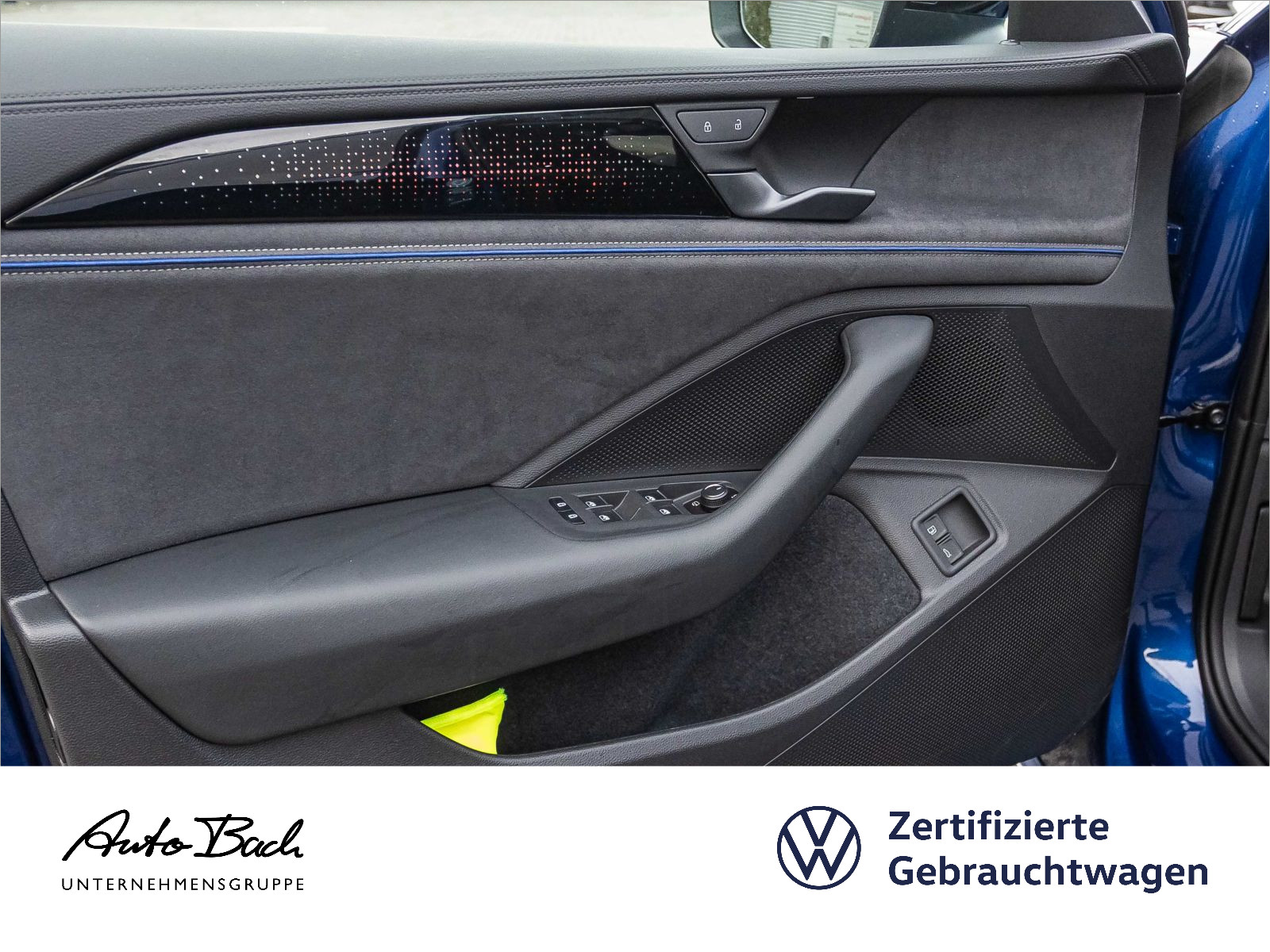 Volkswagen Passat Variant 1.5 eHybrid R-Line DSG Navi LED HuD Panorama ACC AHK