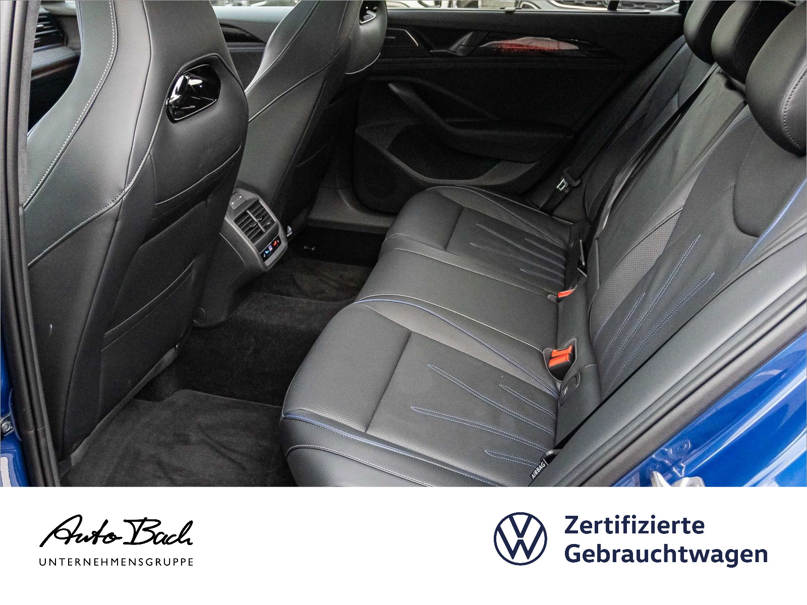 Volkswagen Passat Variant 1.5 eHybrid R-Line DSG Navi LED HuD Panorama ACC AHK