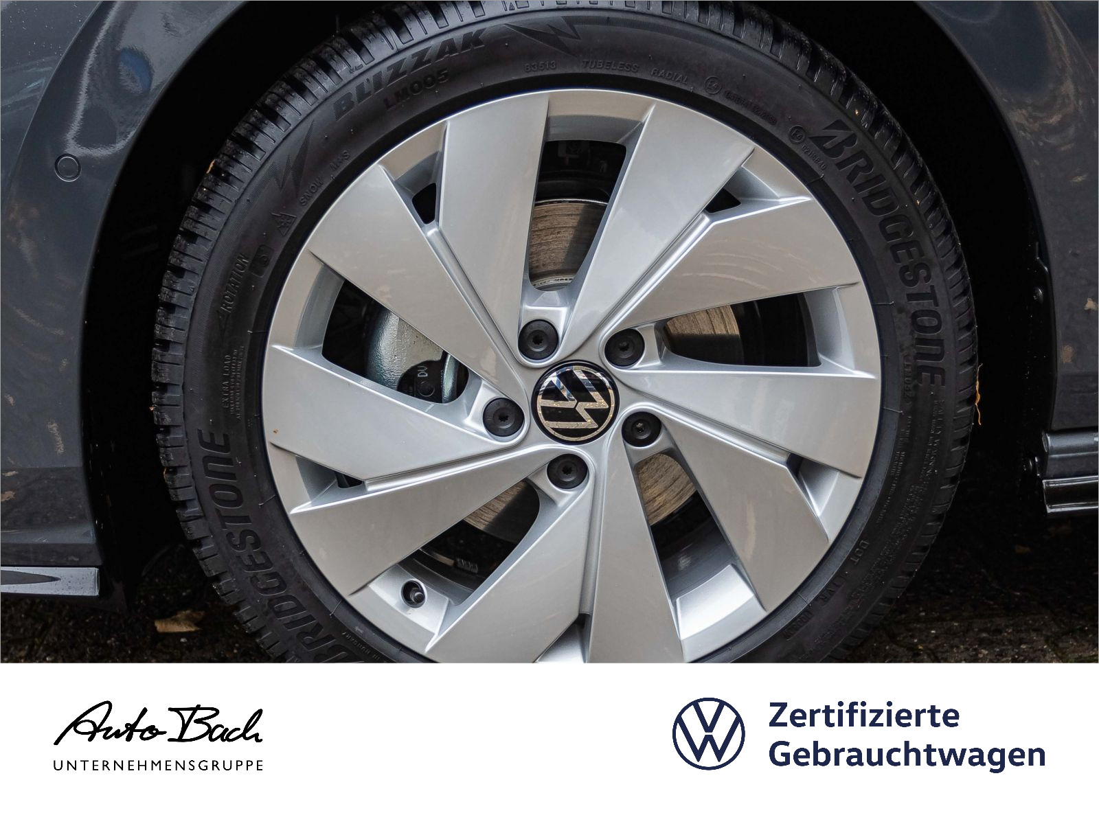 Volkswagen Golf VIII 1.5 eTSI DSG R-Line, Navi, LED, Head-up-Display, App-Connect