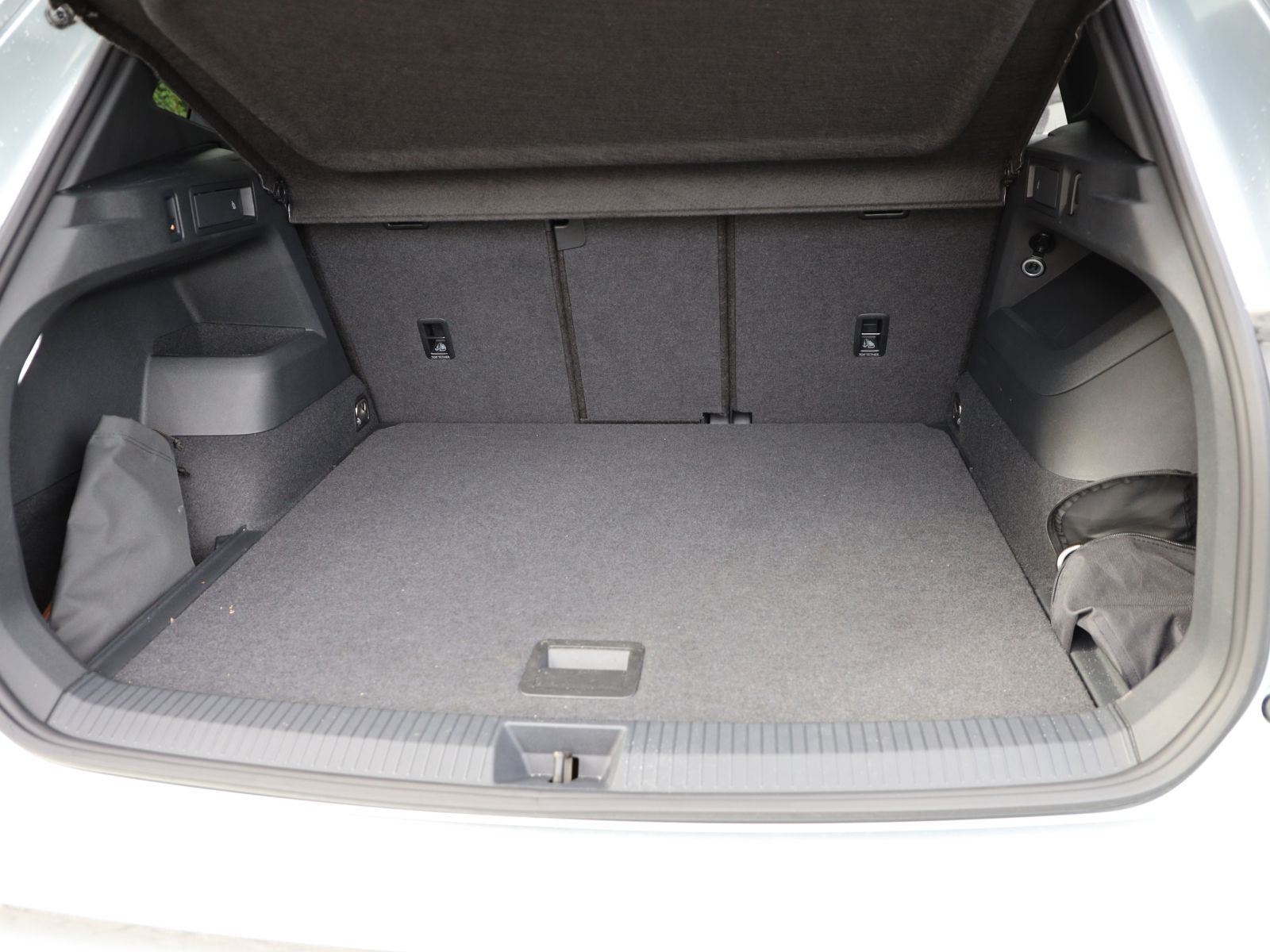 Volkswagen Tiguan 2.0 TDI DSG R-Line Black Style 4Motion, HD-Matrix-LED, Navi, Area View, Standheizung