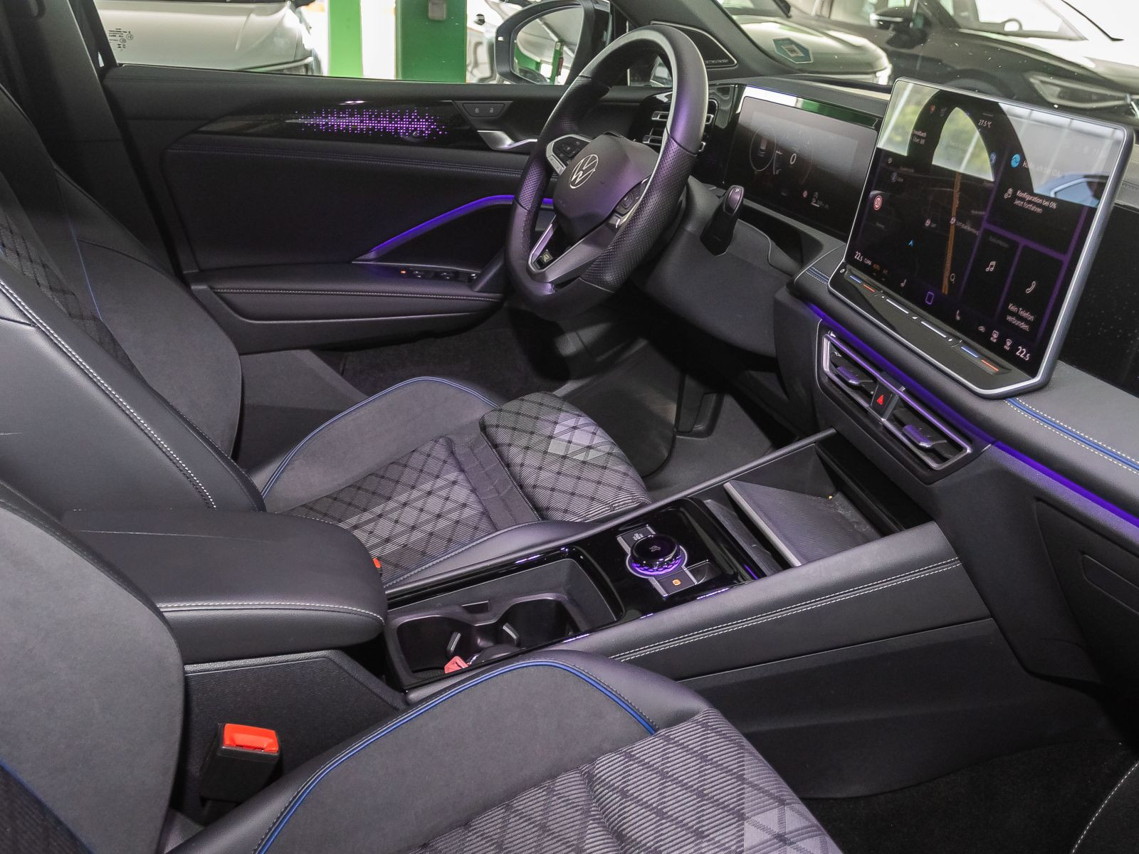 Volkswagen Tiguan 2.0 TDI R-Line 4M DSG Navi LED Standhzg HuD ACC