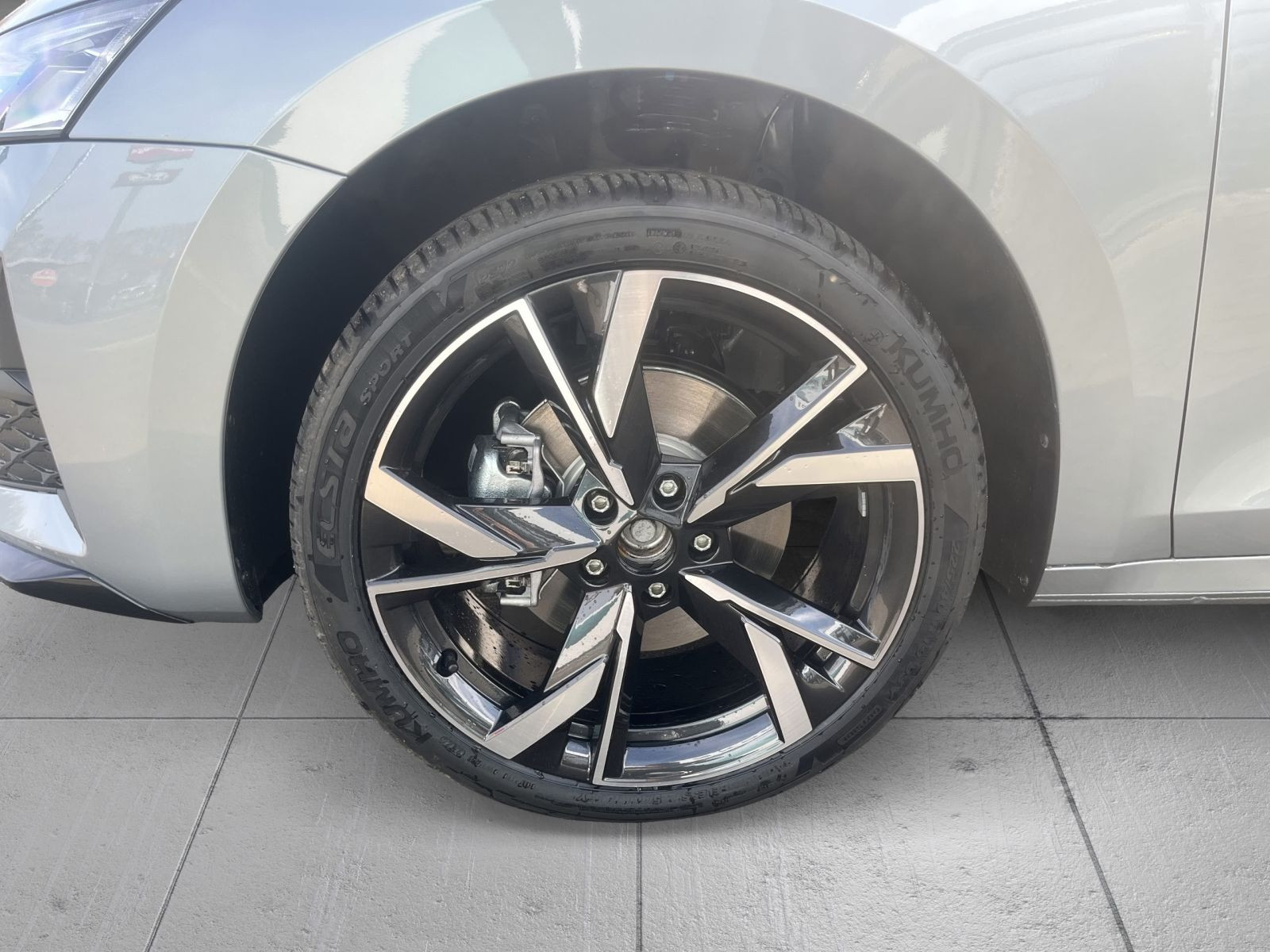 Skoda Octavia Combi Sportline 2,0 TSI 150 kW 7-Gang-DSG 4x4