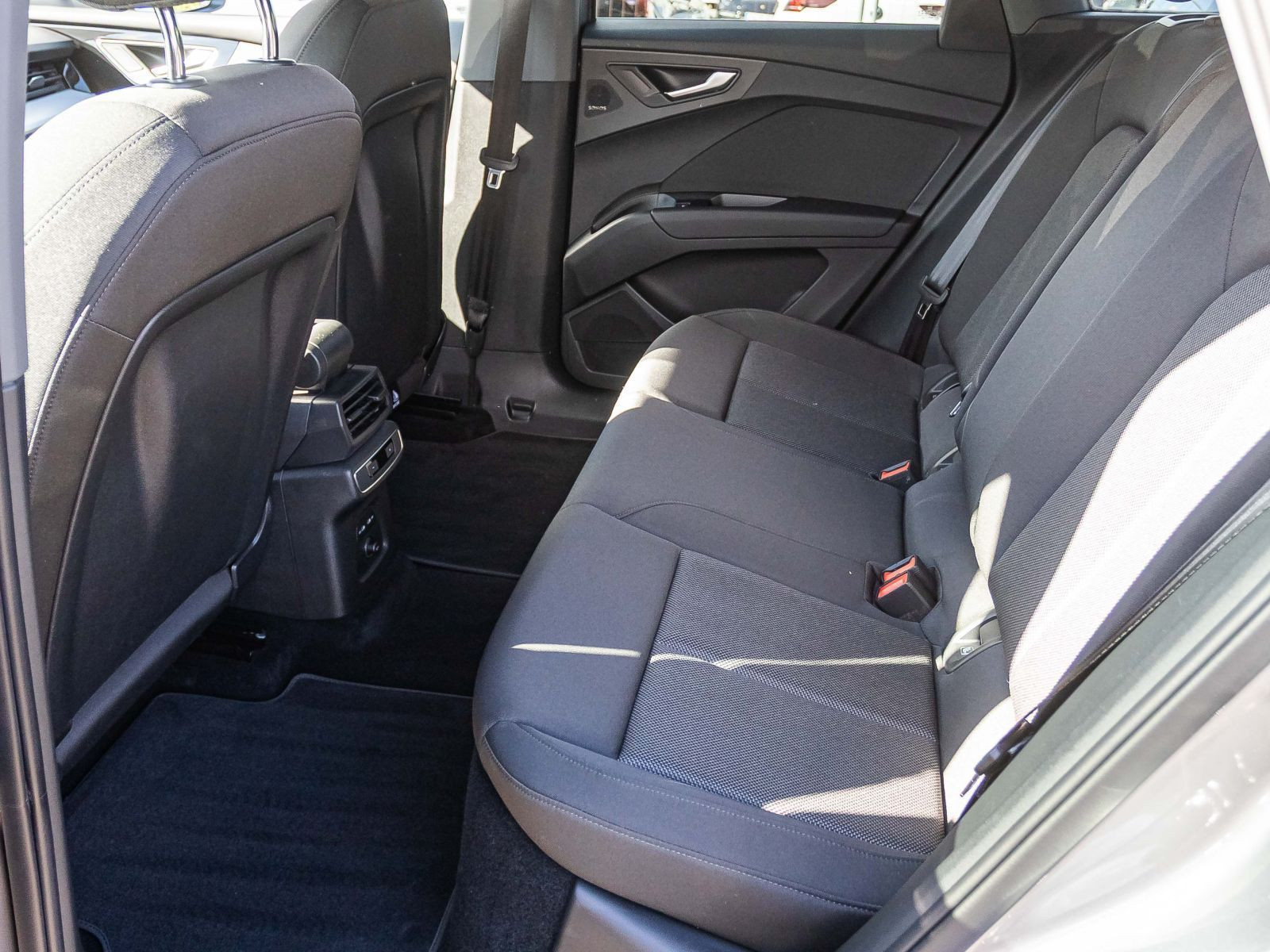 Audi Q4 e-tron S line 35 Matrix SONOS ACC Sitzhzg EPH