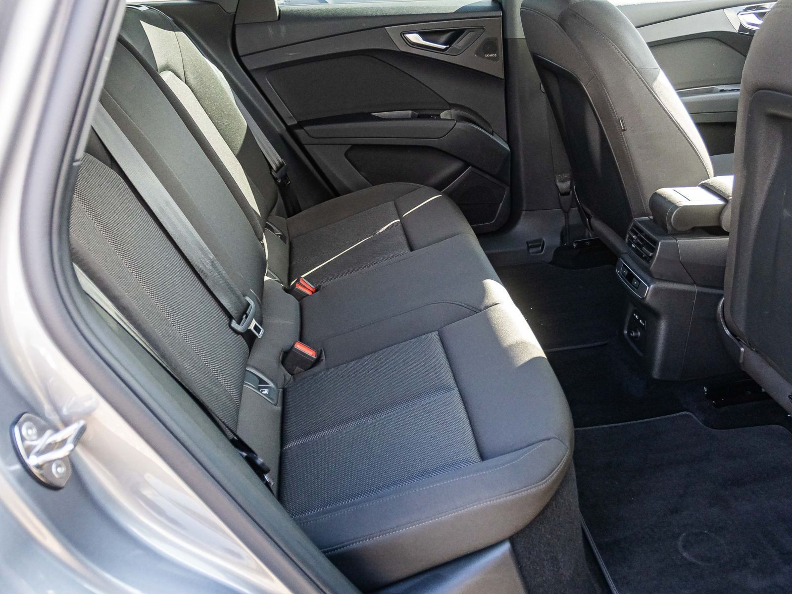 Audi Q4 e-tron S line 35 Matrix SONOS ACC Sitzhzg EPH