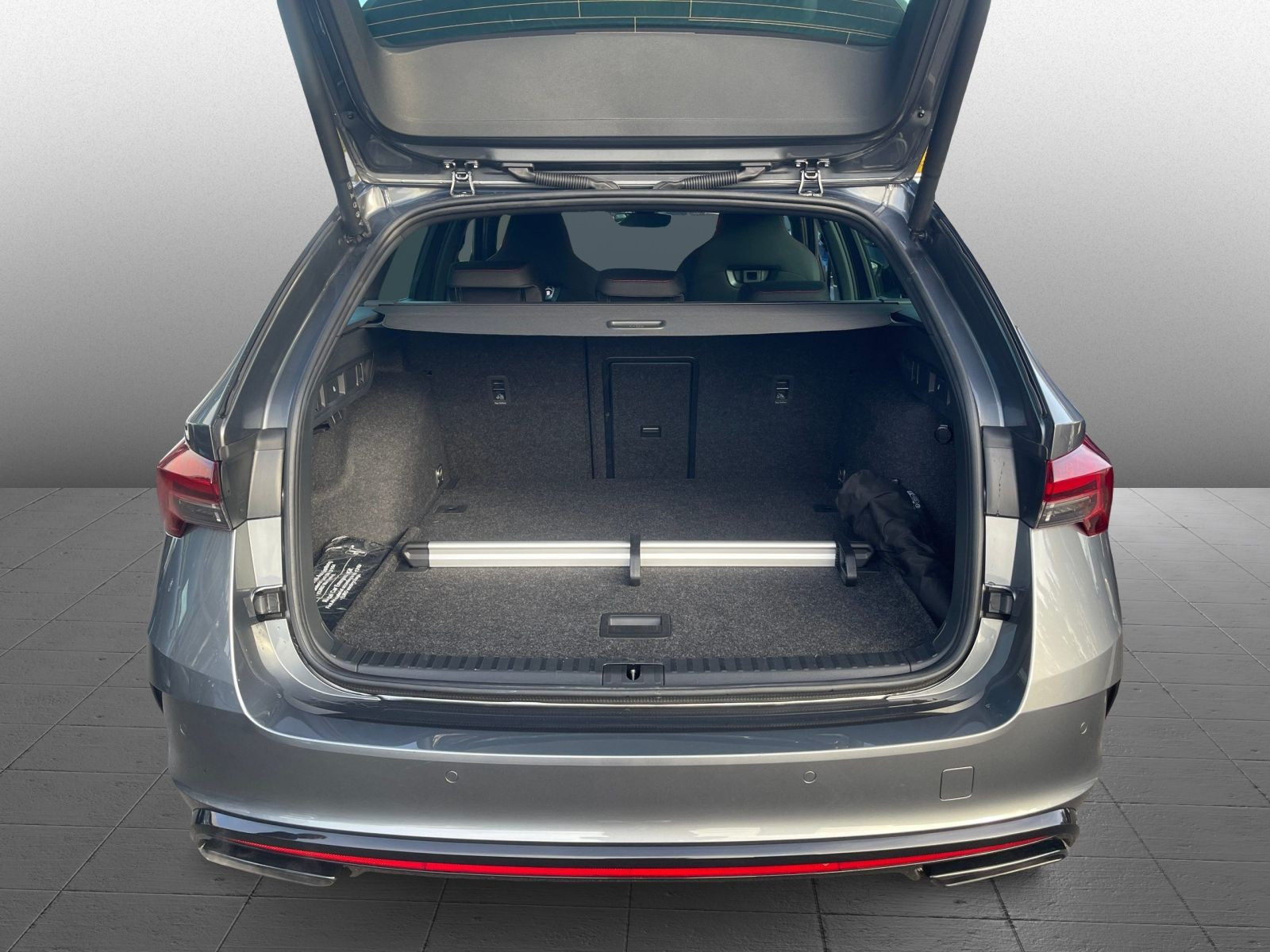 Skoda Octavia Combi RS 2.0 TSI DSG Navi LED HuD ACC EPH