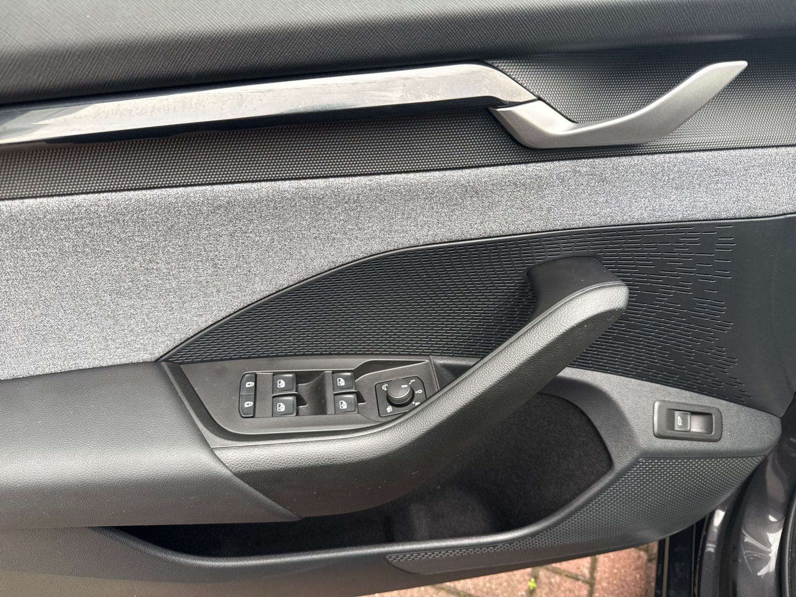 Skoda Octavia Combi Selection 2.0 TDI DSG Navi LED ACC