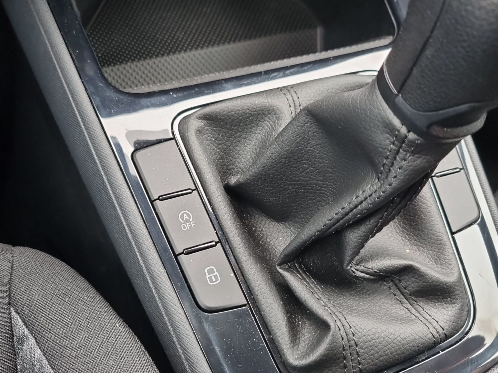 Skoda Fabia Essence 1.0 MPI LED EPH Sitzheizung Klima