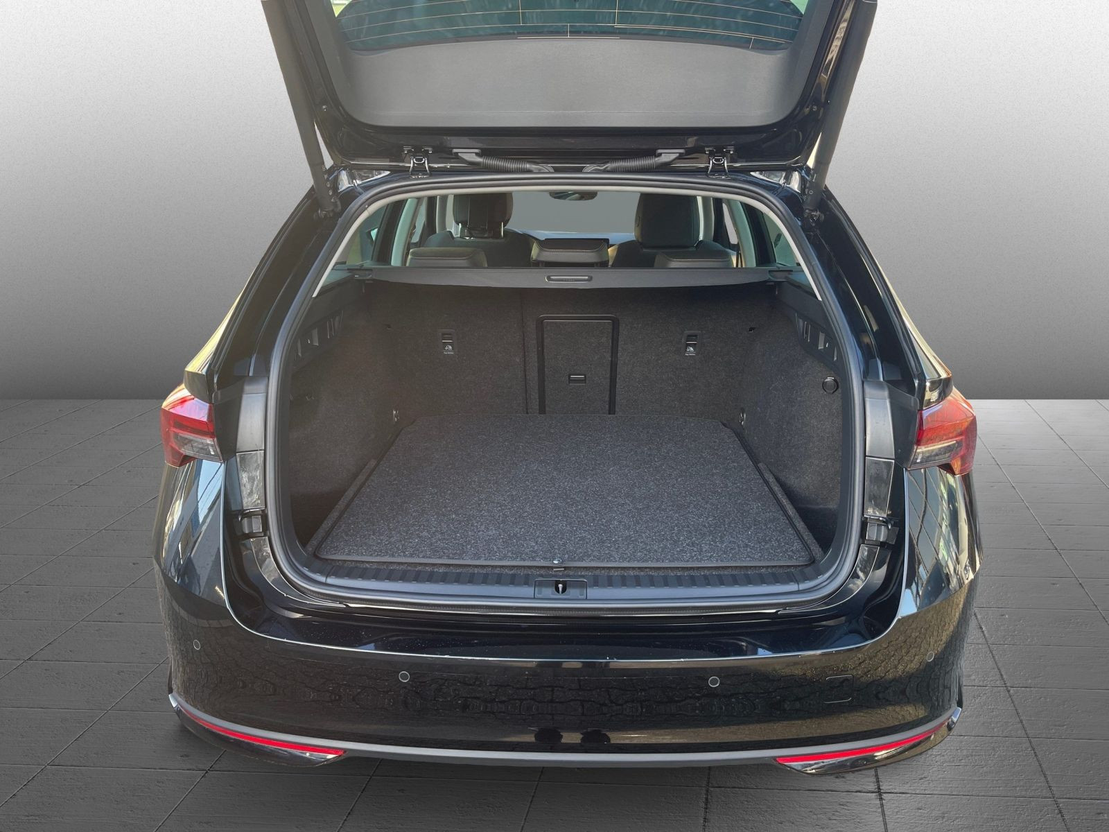 Skoda Octavia Combi 2.0TDI Selection DSG Navi LED ACC