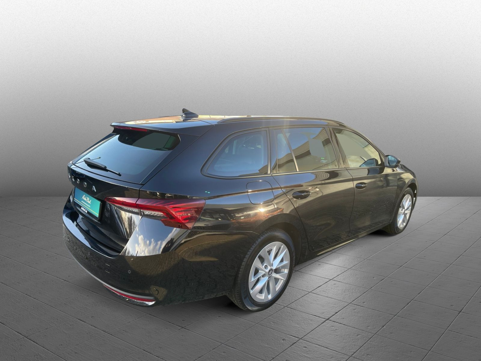 Skoda Octavia Combi 2.0TDI Selection DSG Navi LED ACC